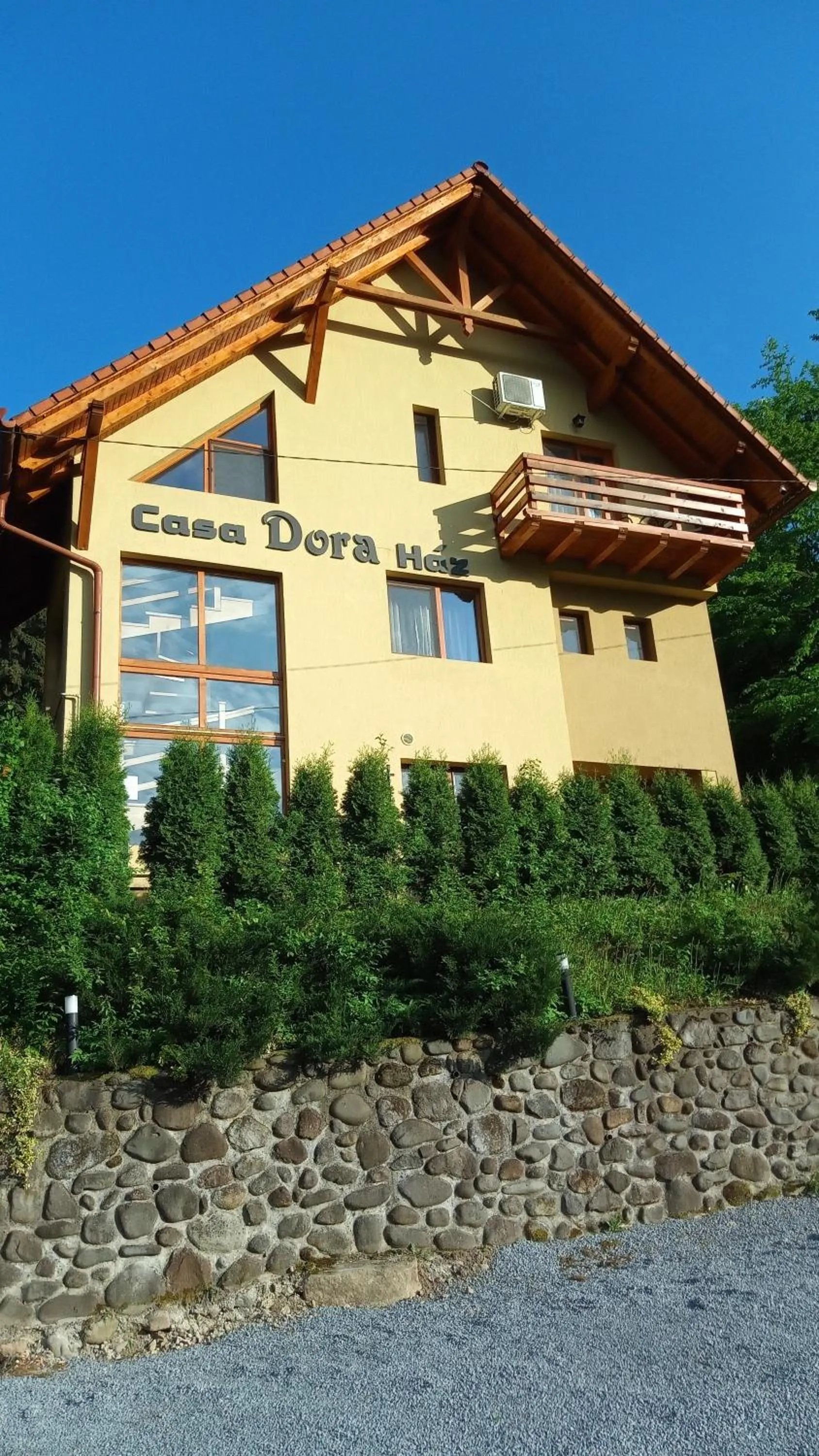 Property building in Casa Dora