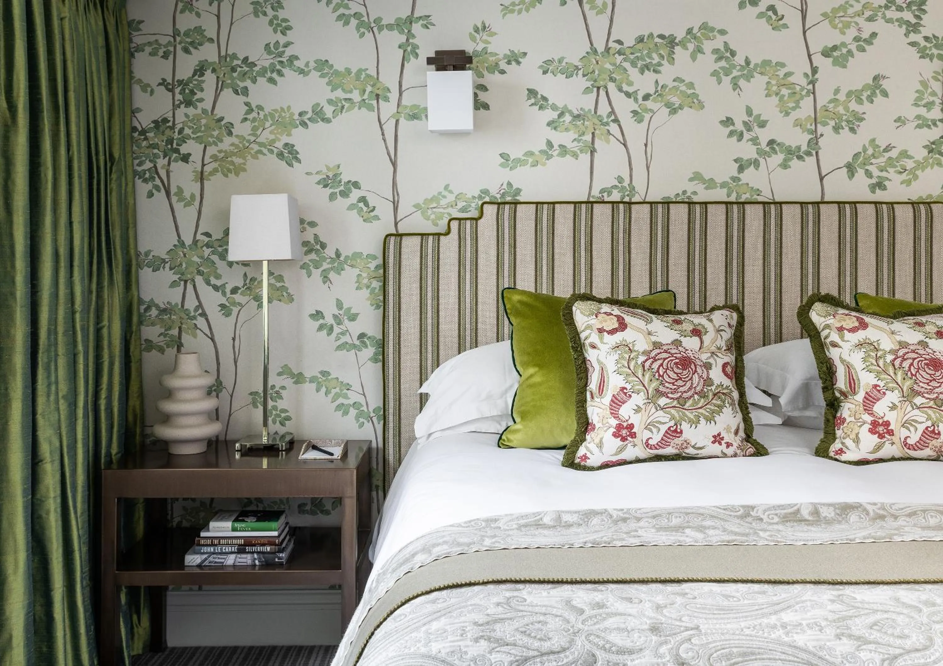 Bed in Brown's Hotel, a Rocco Forte Hotel