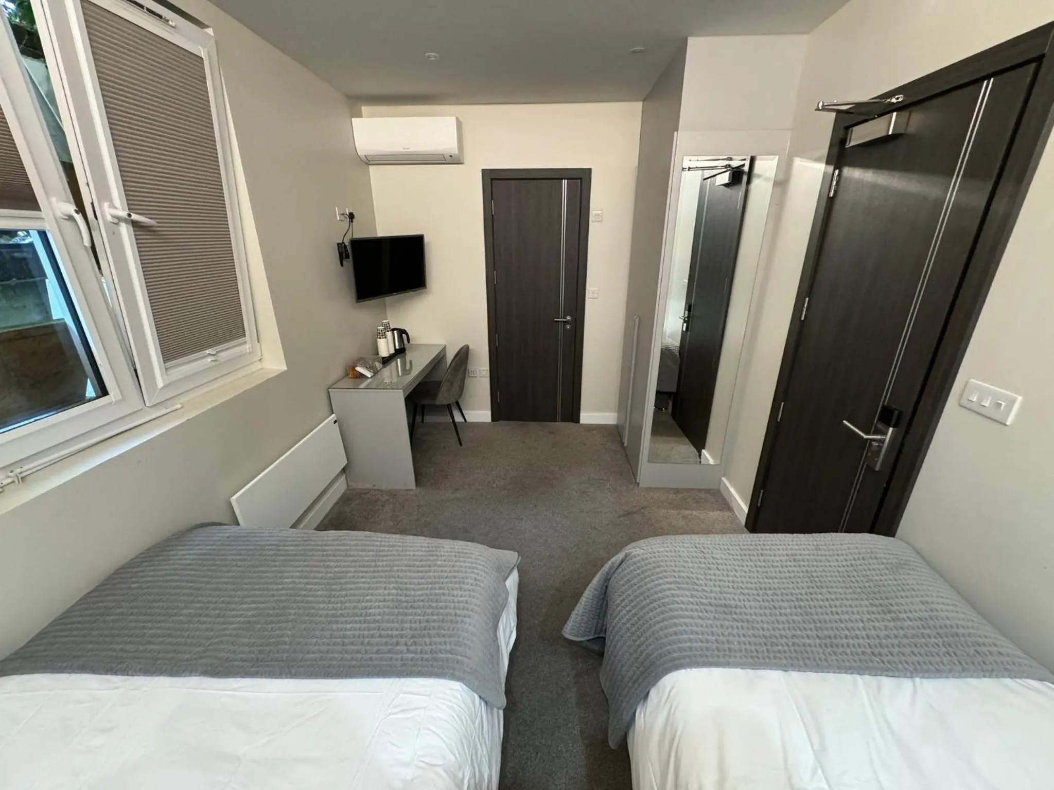 Bed in Park Avenue Hotel