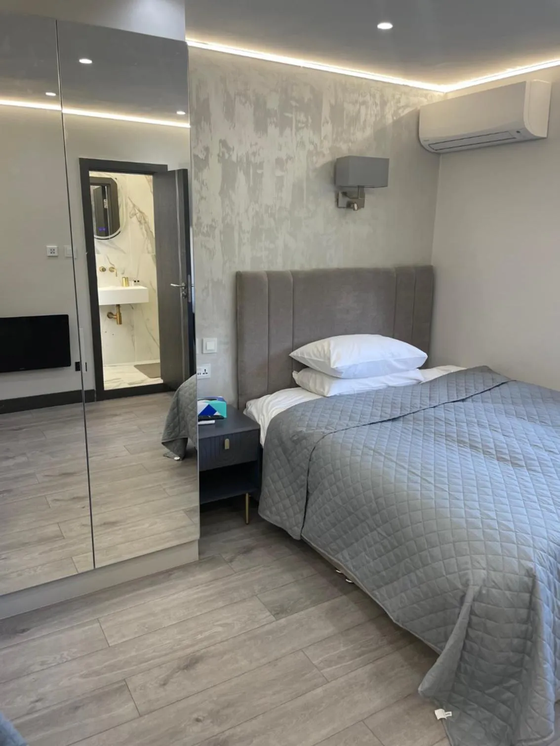 Bed in Park Avenue Hotel