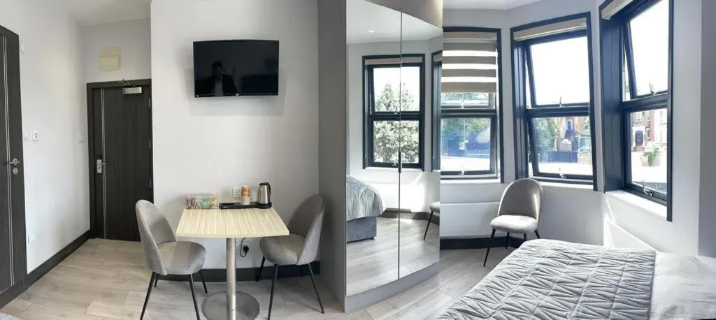 Seating area in Park Avenue Hotel