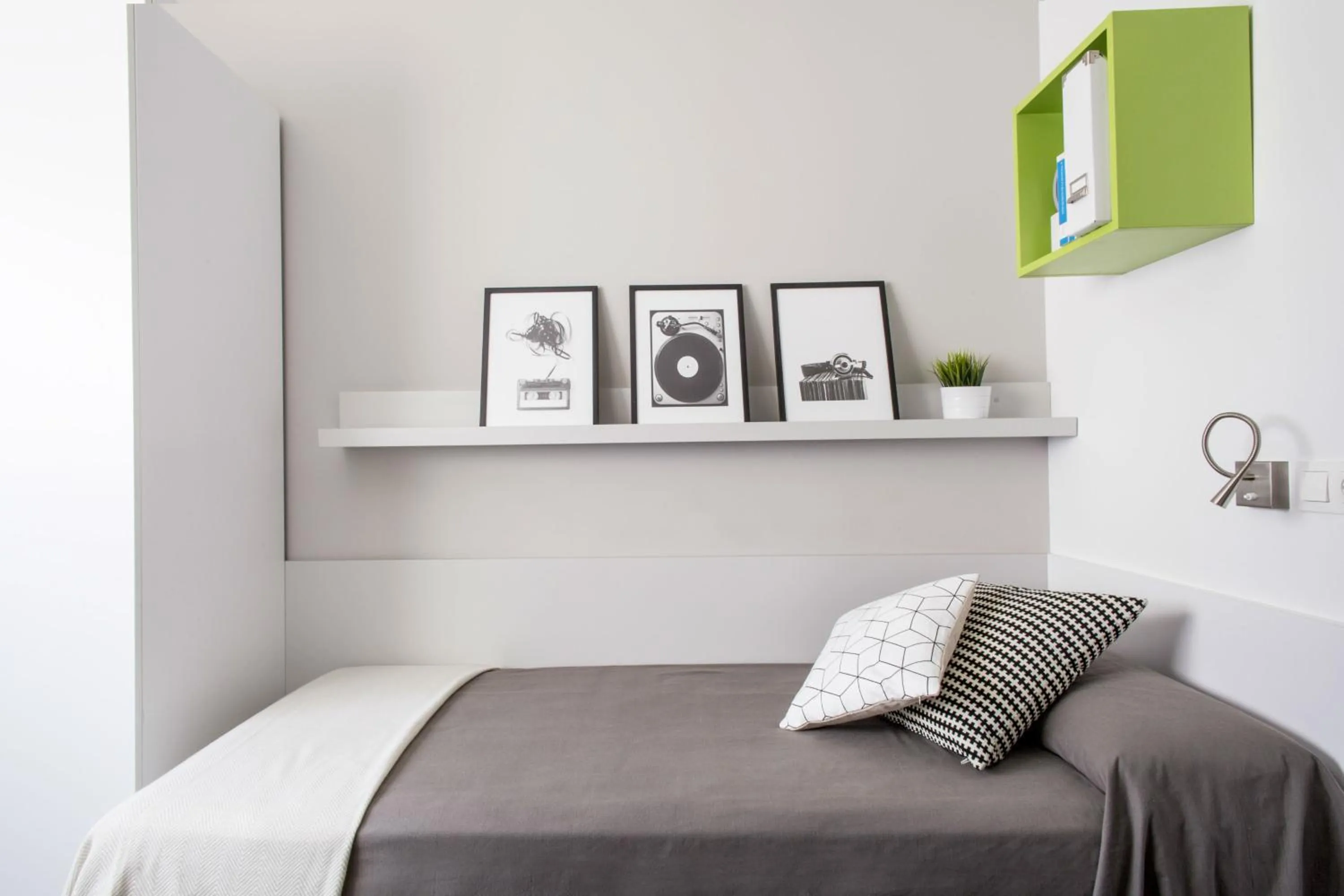 Bedroom, Bed in Residencia Universitaria Resa Barcelona Diagonal