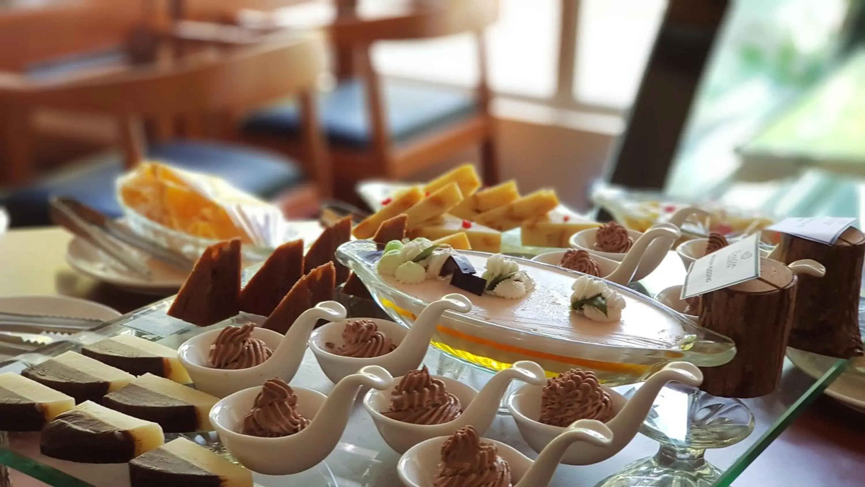 Restaurant/places to eat in Season Paradise Restaurant/places to eat in Season Paradise