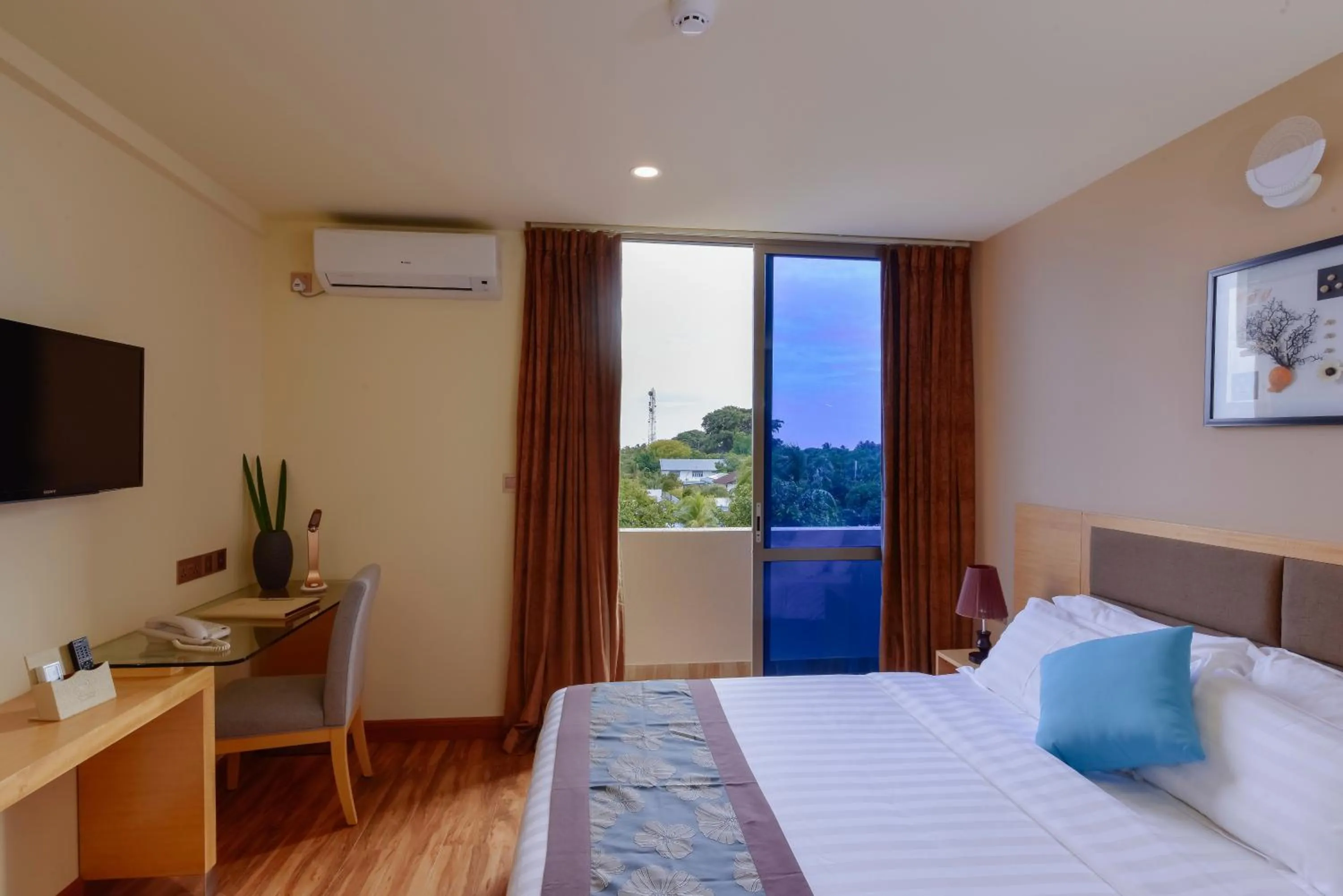 Property building, Bed in Season Paradise