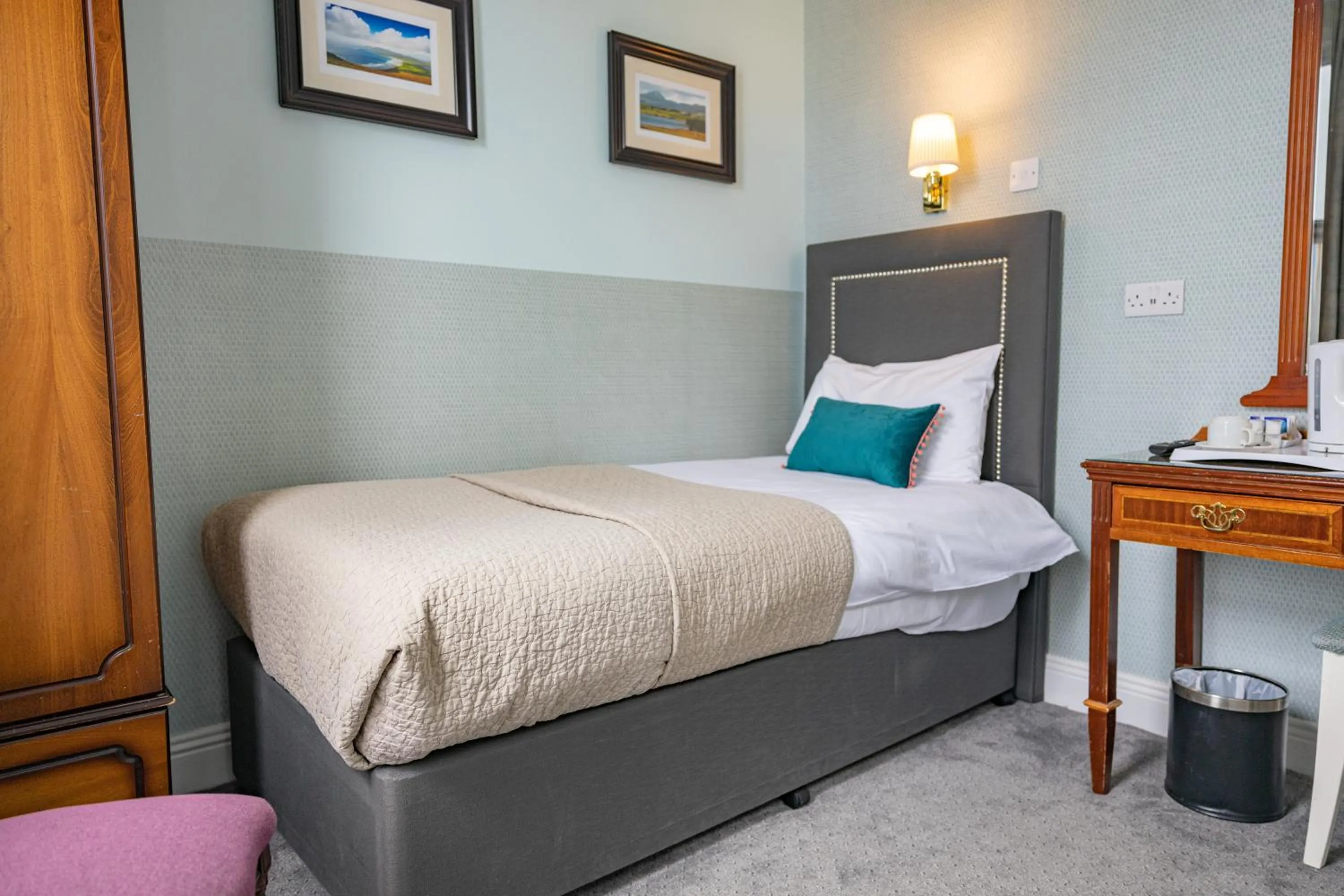 Bedroom, Bed in Egans House