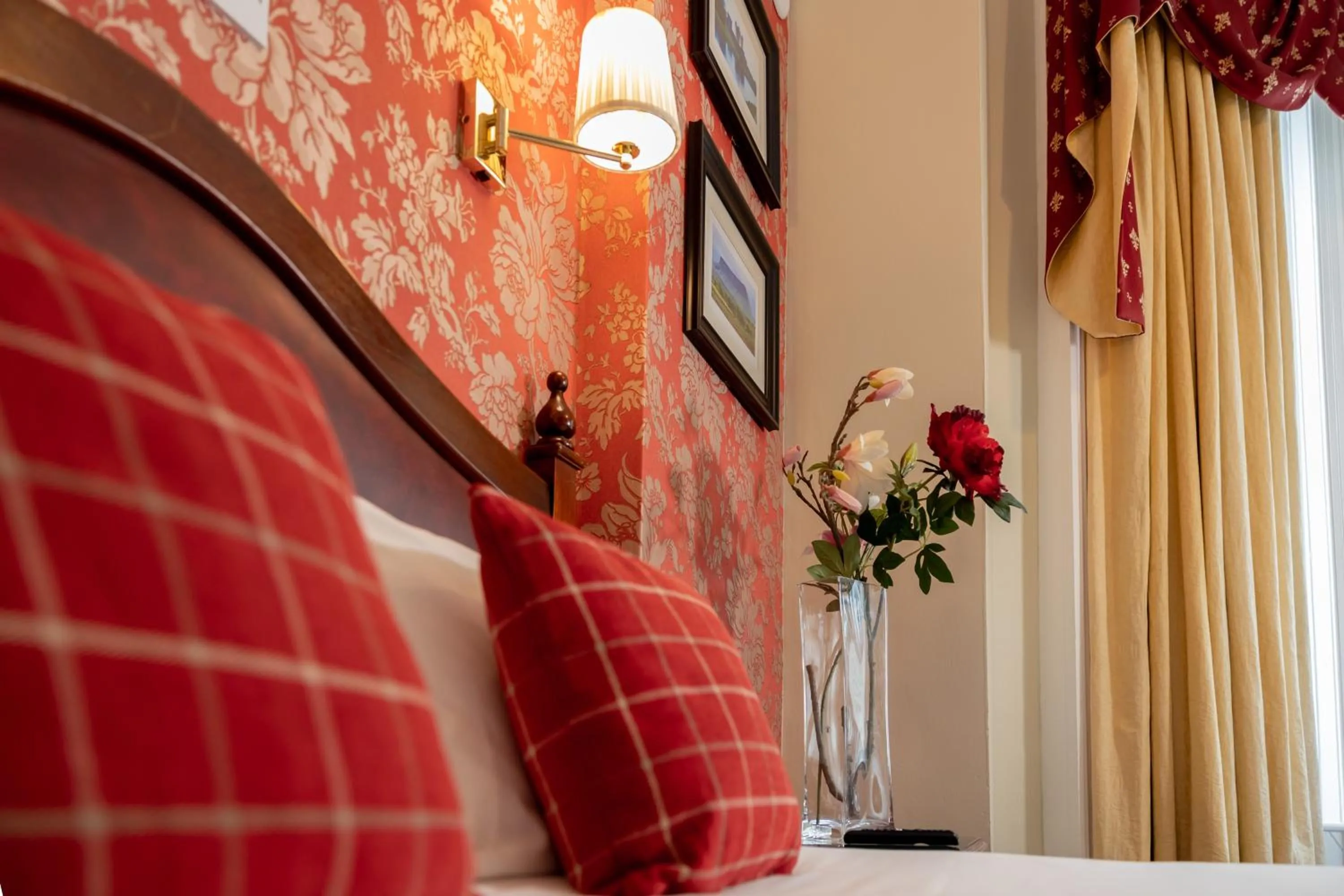 Living room, Bed in Egans House