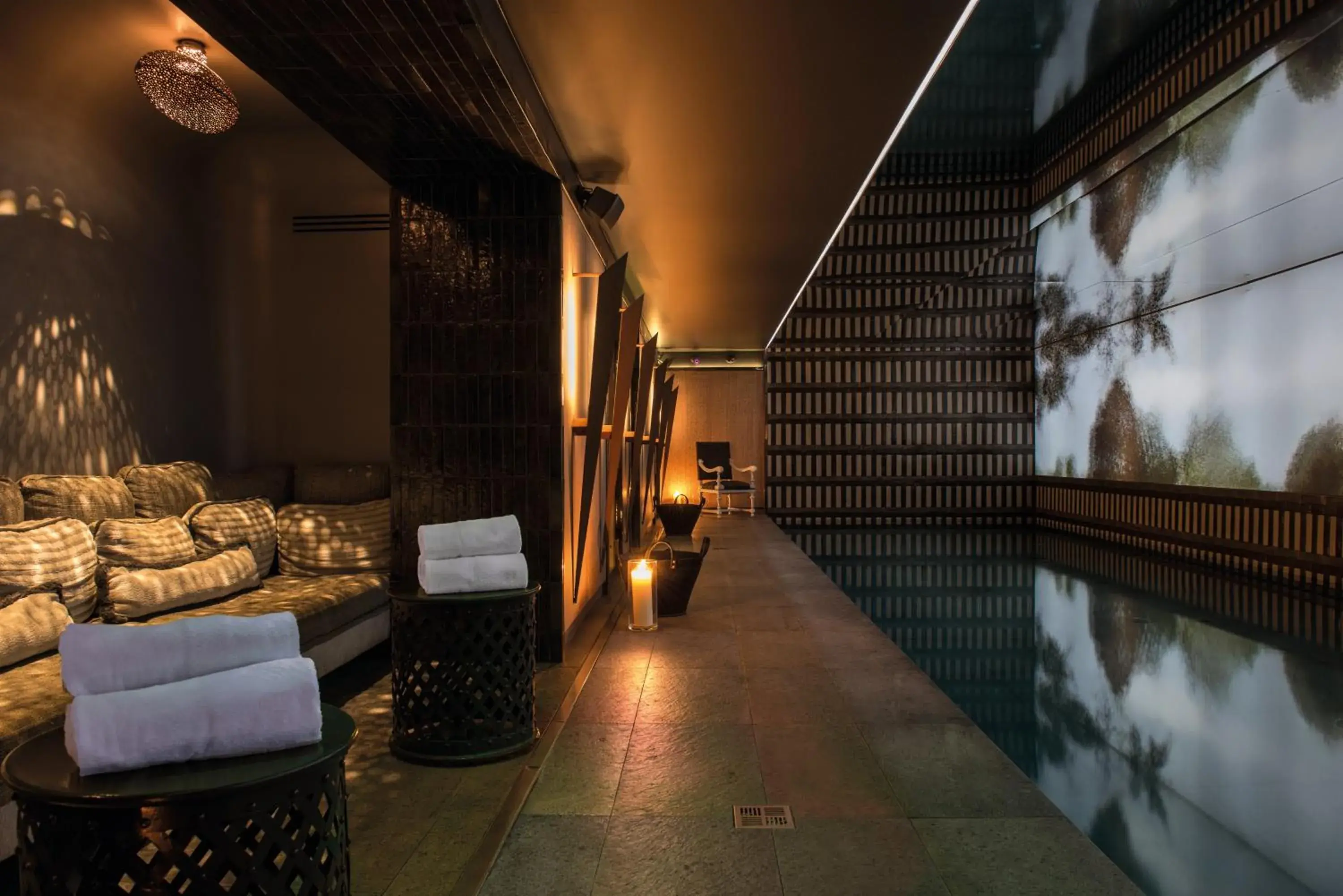 Swimming pool in Nolinski Paris - Evok Collection Swimming pool in Nolinski Paris - Evok Collection