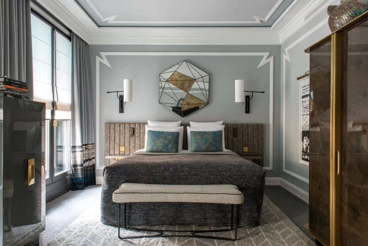 Bed in Nolinski Paris - Evok Collection