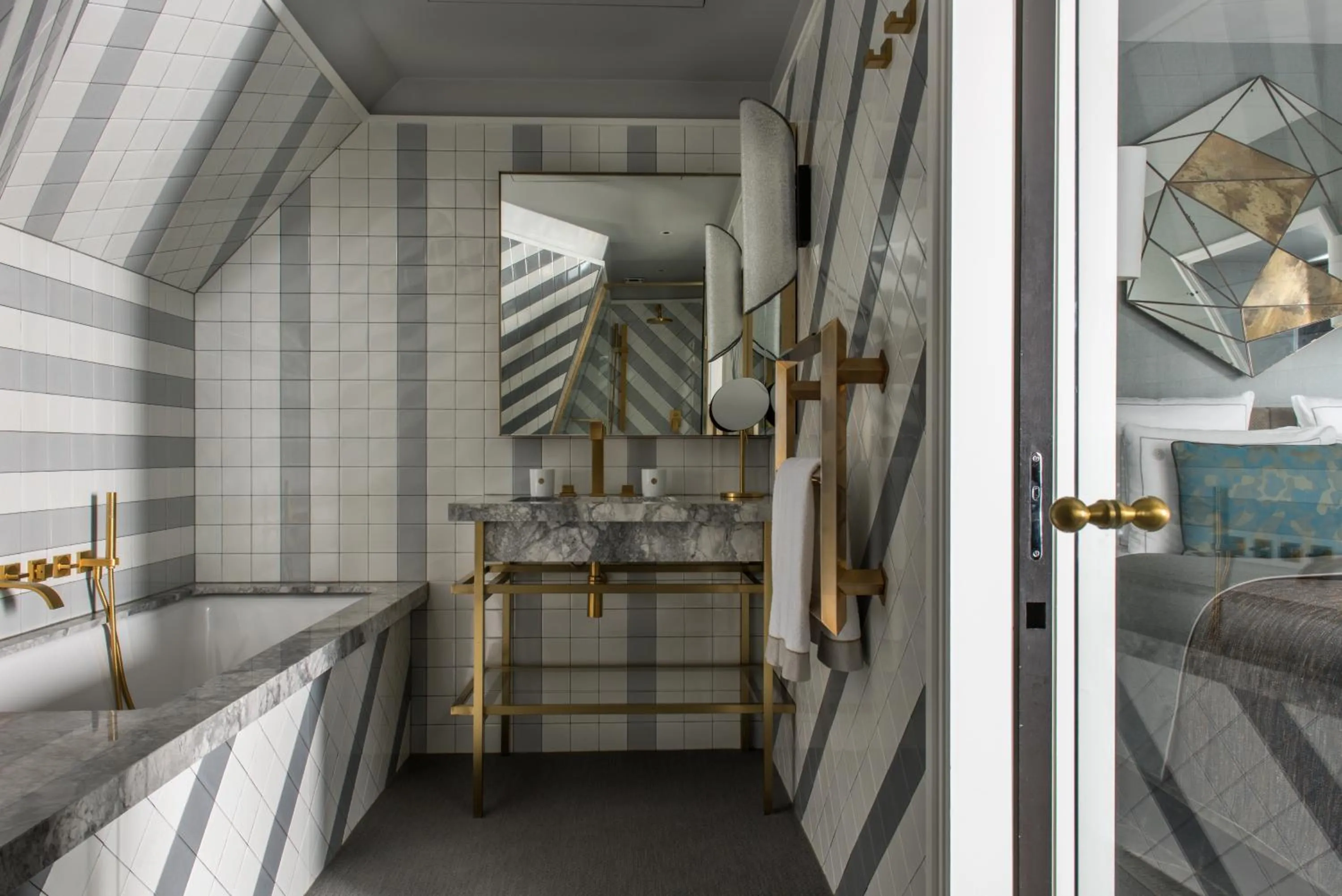 Bed in Nolinski Paris - Evok Collection