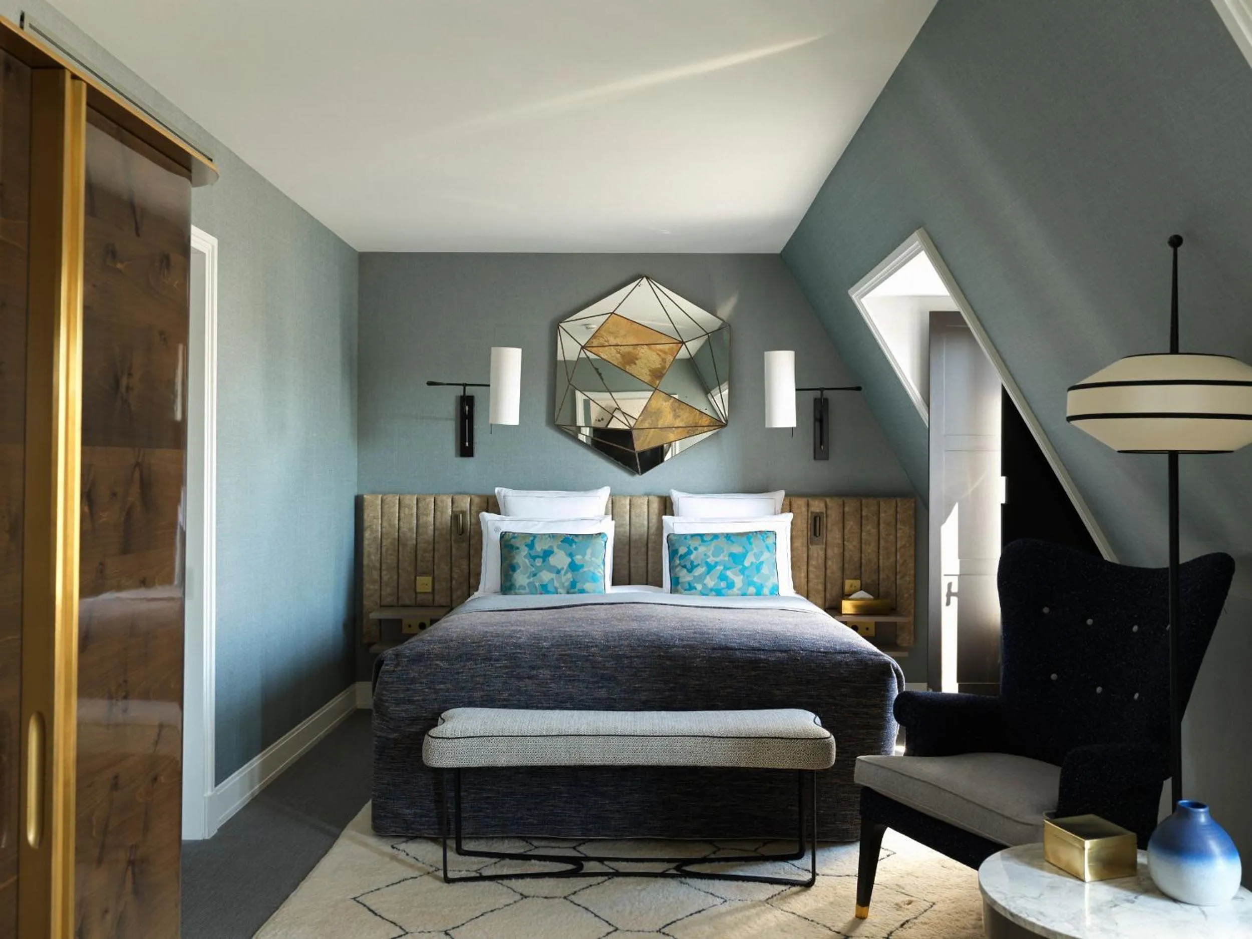 Bed in Nolinski Paris - Evok Collection