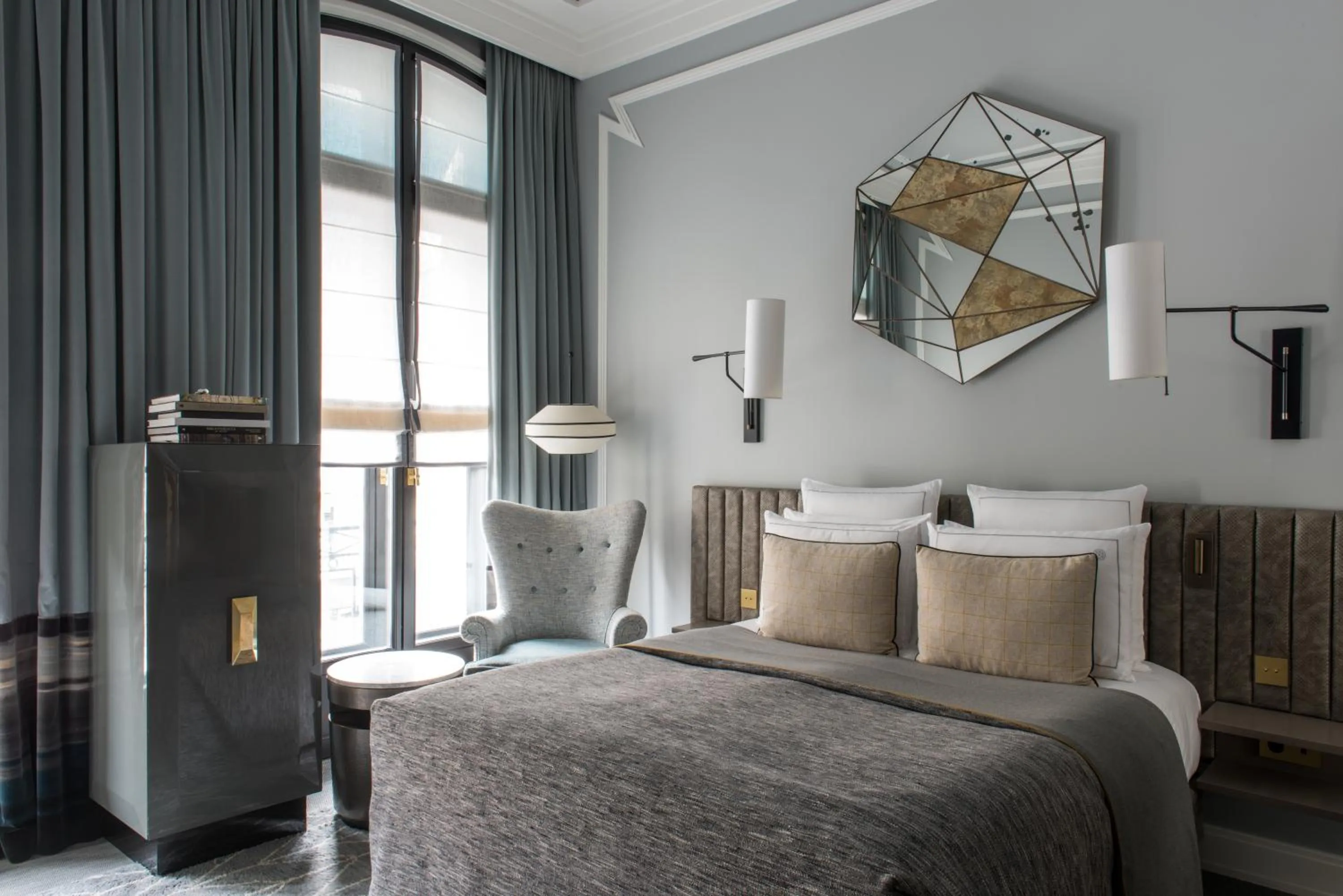 Bed in Nolinski Paris - Evok Collection