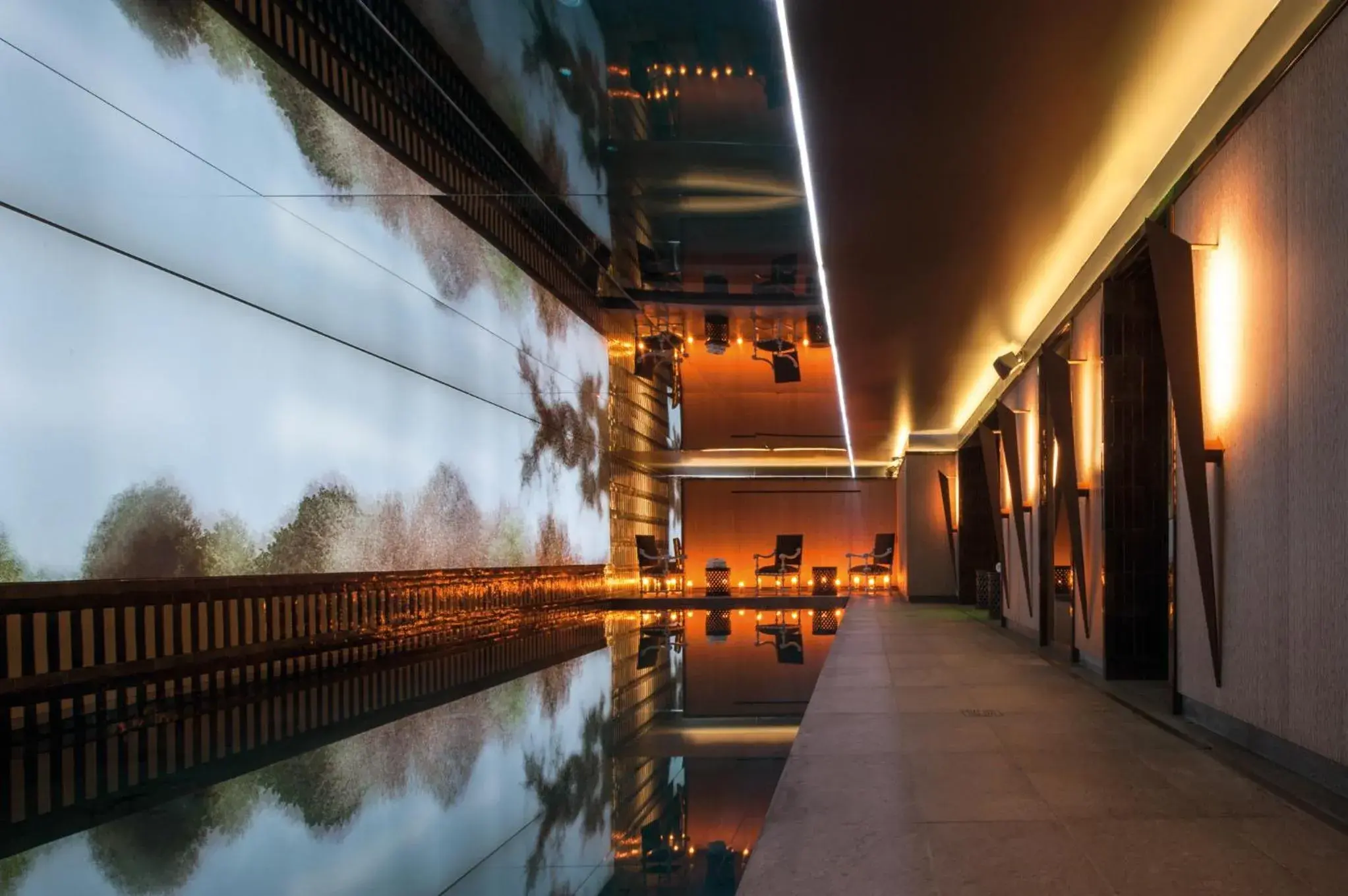 Swimming pool in Nolinski Paris - Evok Collection Swimming pool in Nolinski Paris - Evok Collection