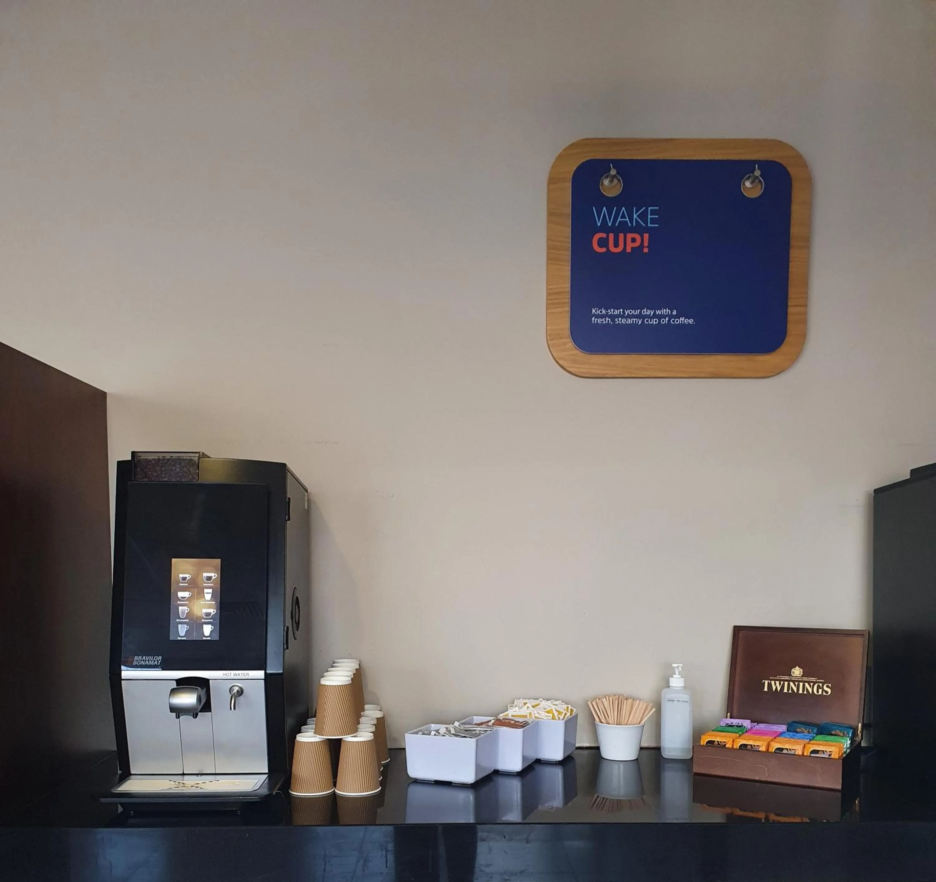 Coffee/tea facilities in Holiday Inn Express Rotherham - North by IHG