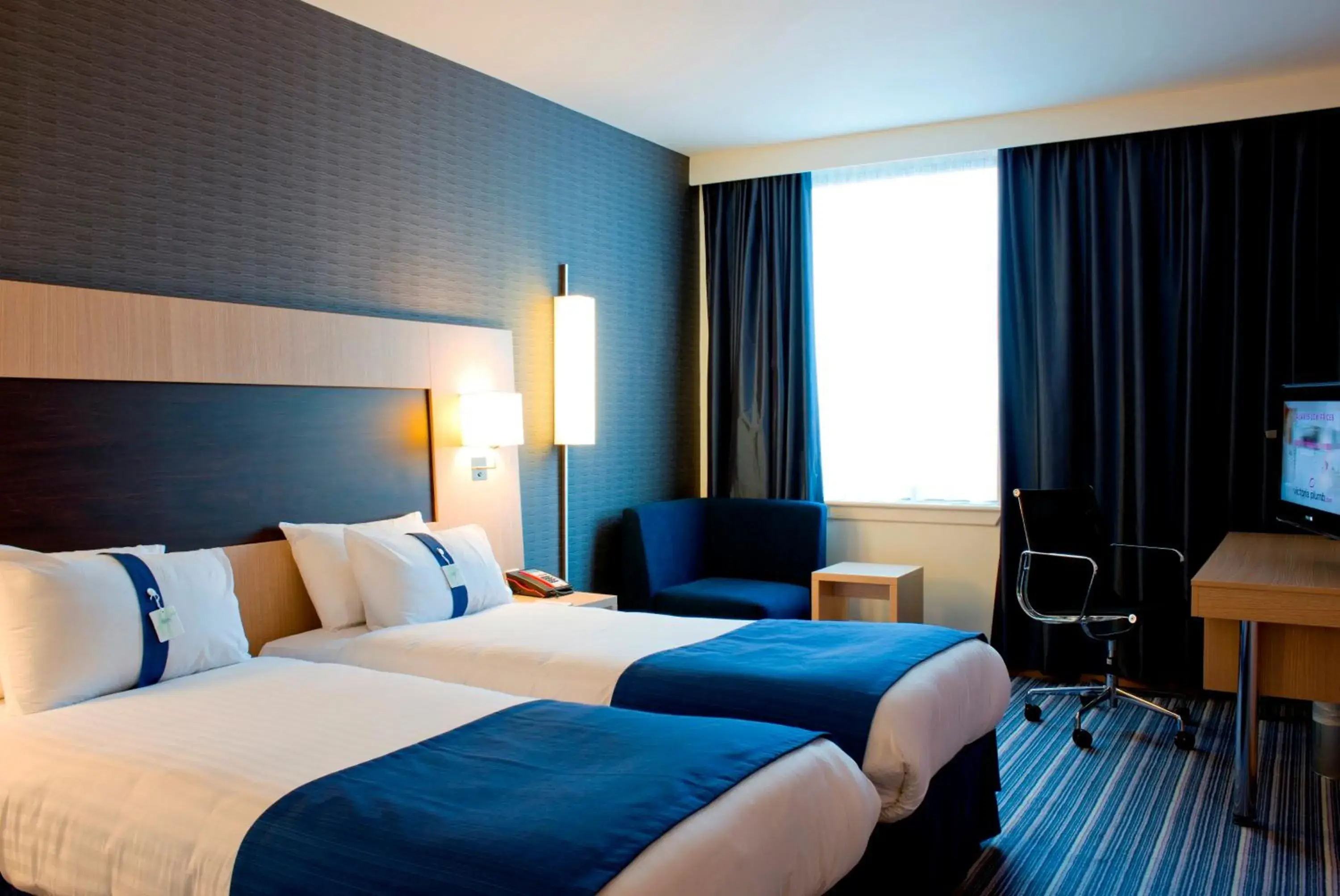 Photo of the whole room, Bed in Holiday Inn Express Rotherham - North by IHG Photo of the whole room, Bed in Holiday Inn Express Rotherham - North by IHG