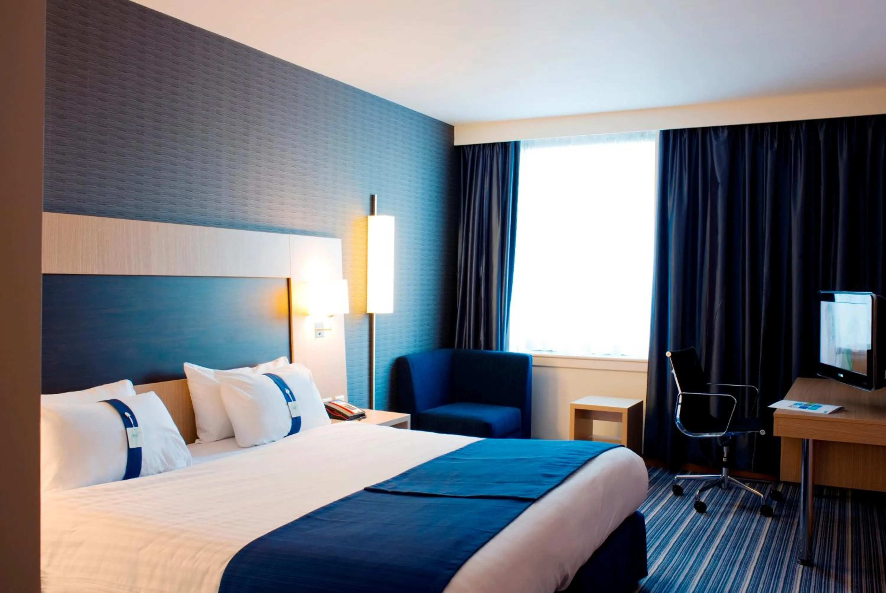 Photo of the whole room, Bed in Holiday Inn Express Rotherham - North by IHG