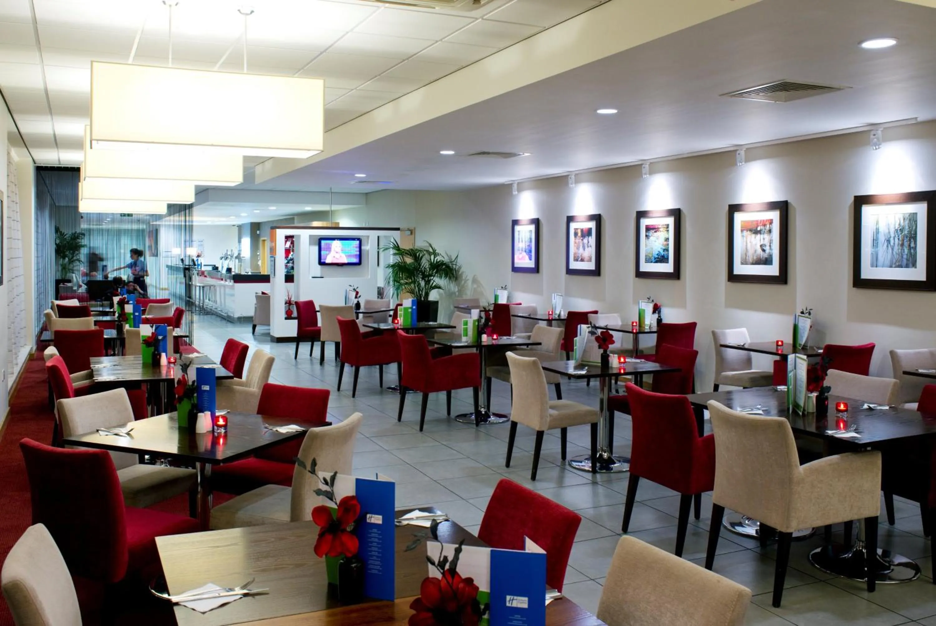 Restaurant/places to eat in Holiday Inn Express Rotherham - North by IHG