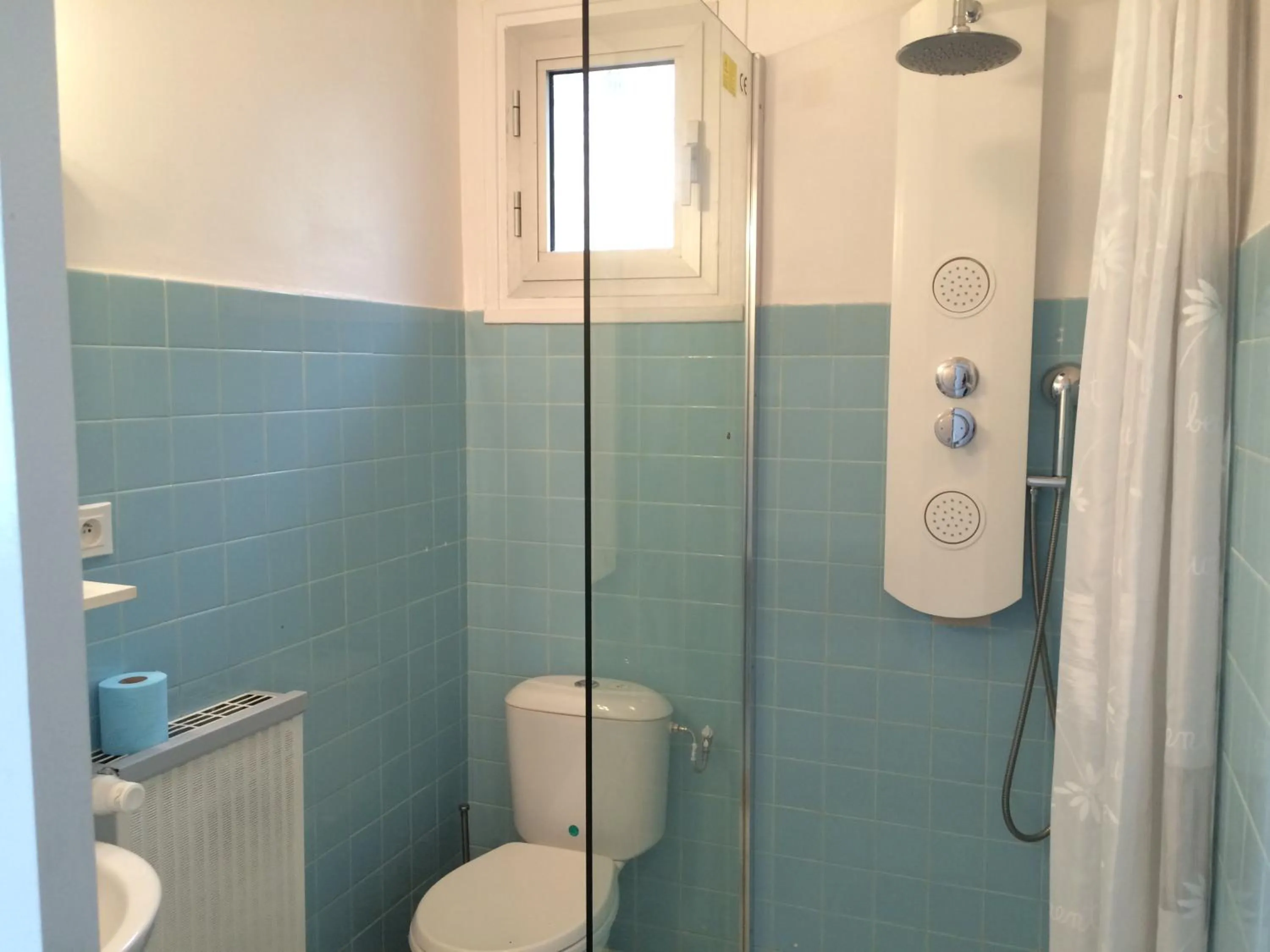 Bathroom in Petite Chouette