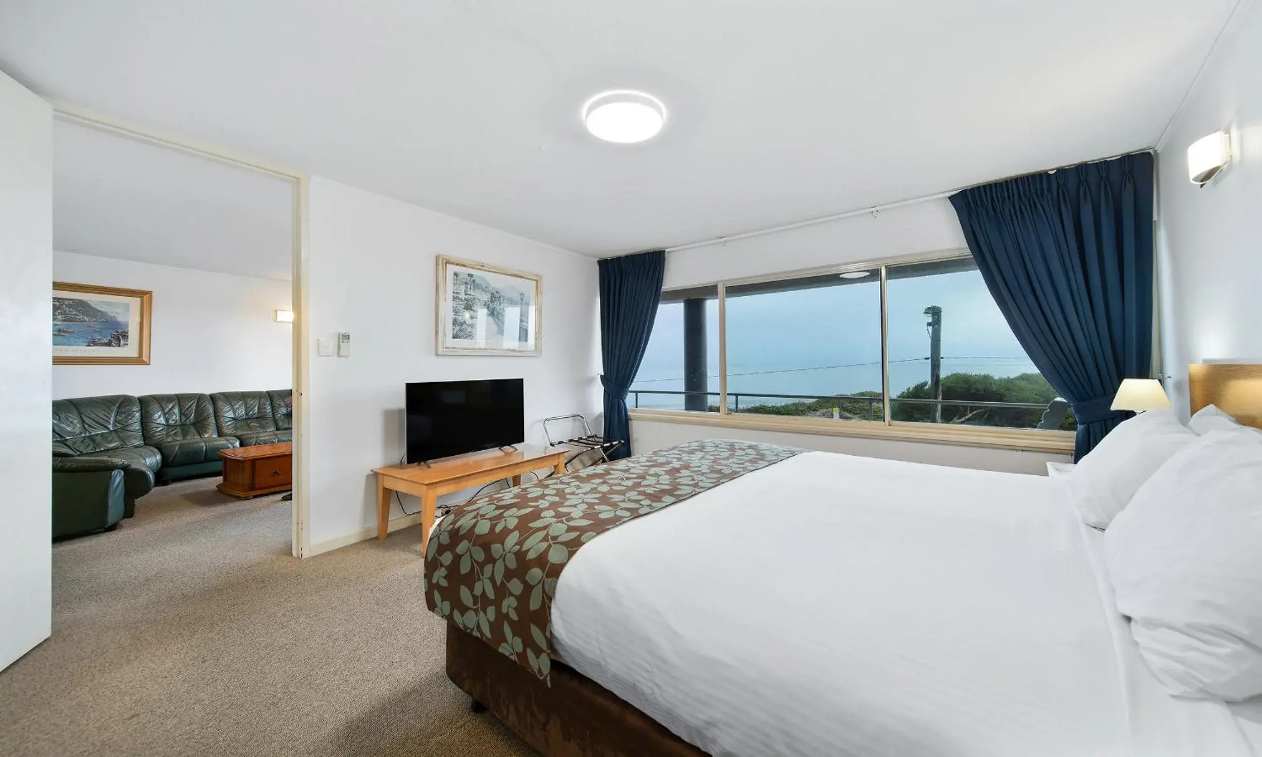 Executive King Suite in Mantra Bunbury Executive King Suite in Mantra Bunbury