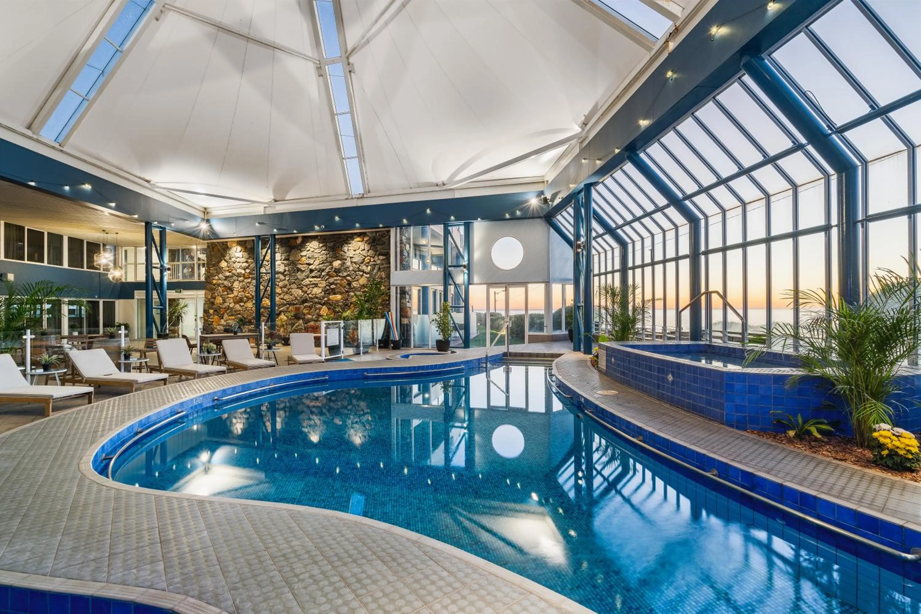 Swimming pool in Mantra Bunbury