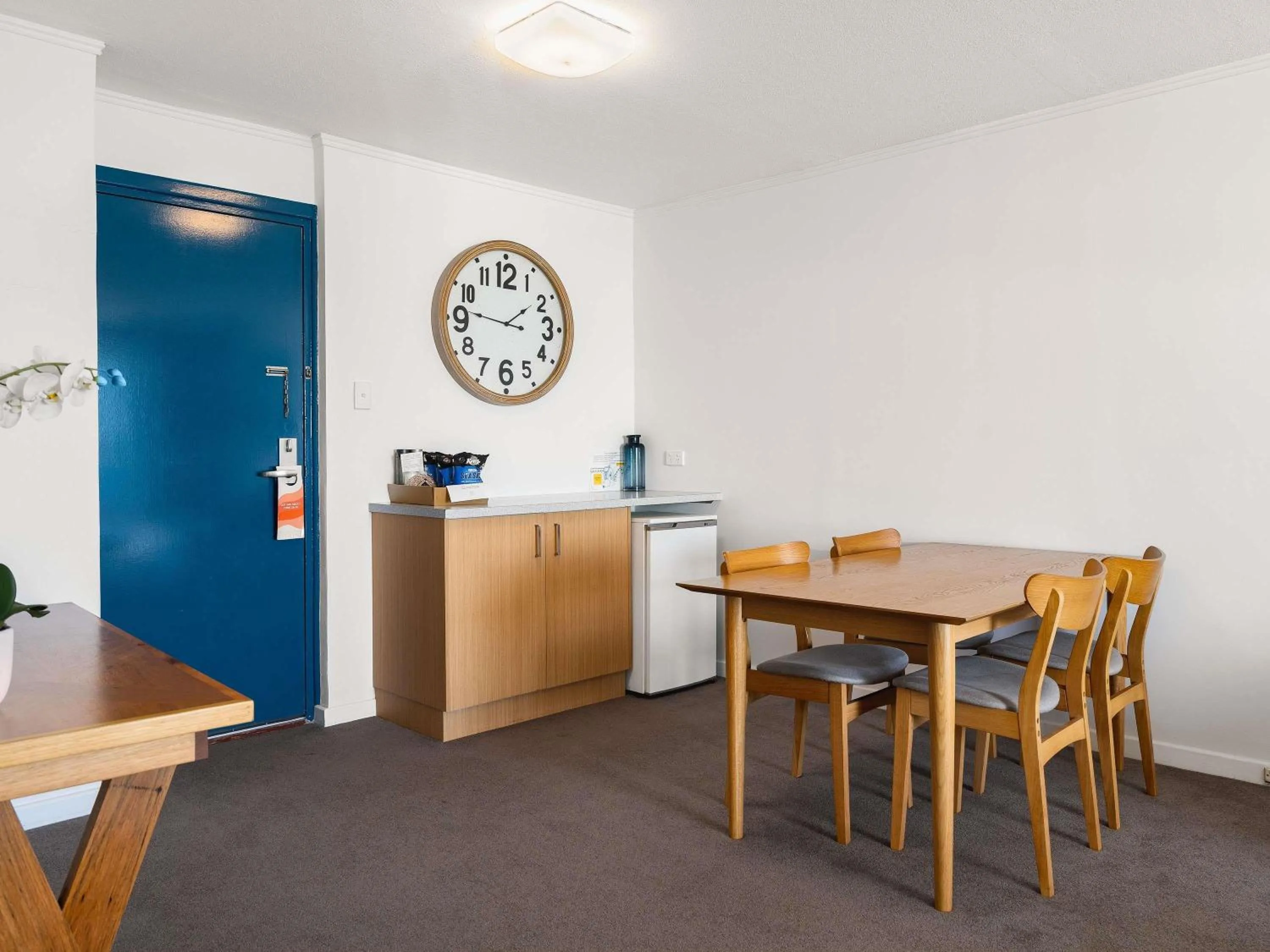 Bedroom in Mantra Bunbury