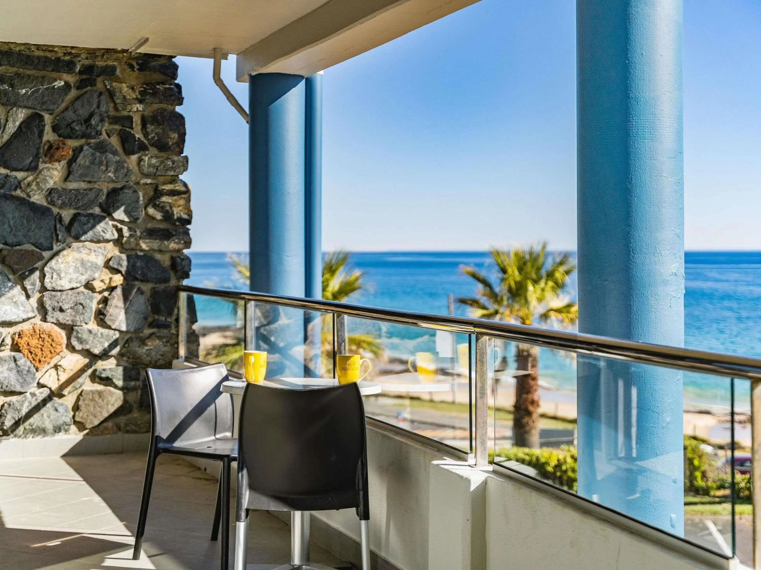 Bedroom in Mantra Bunbury