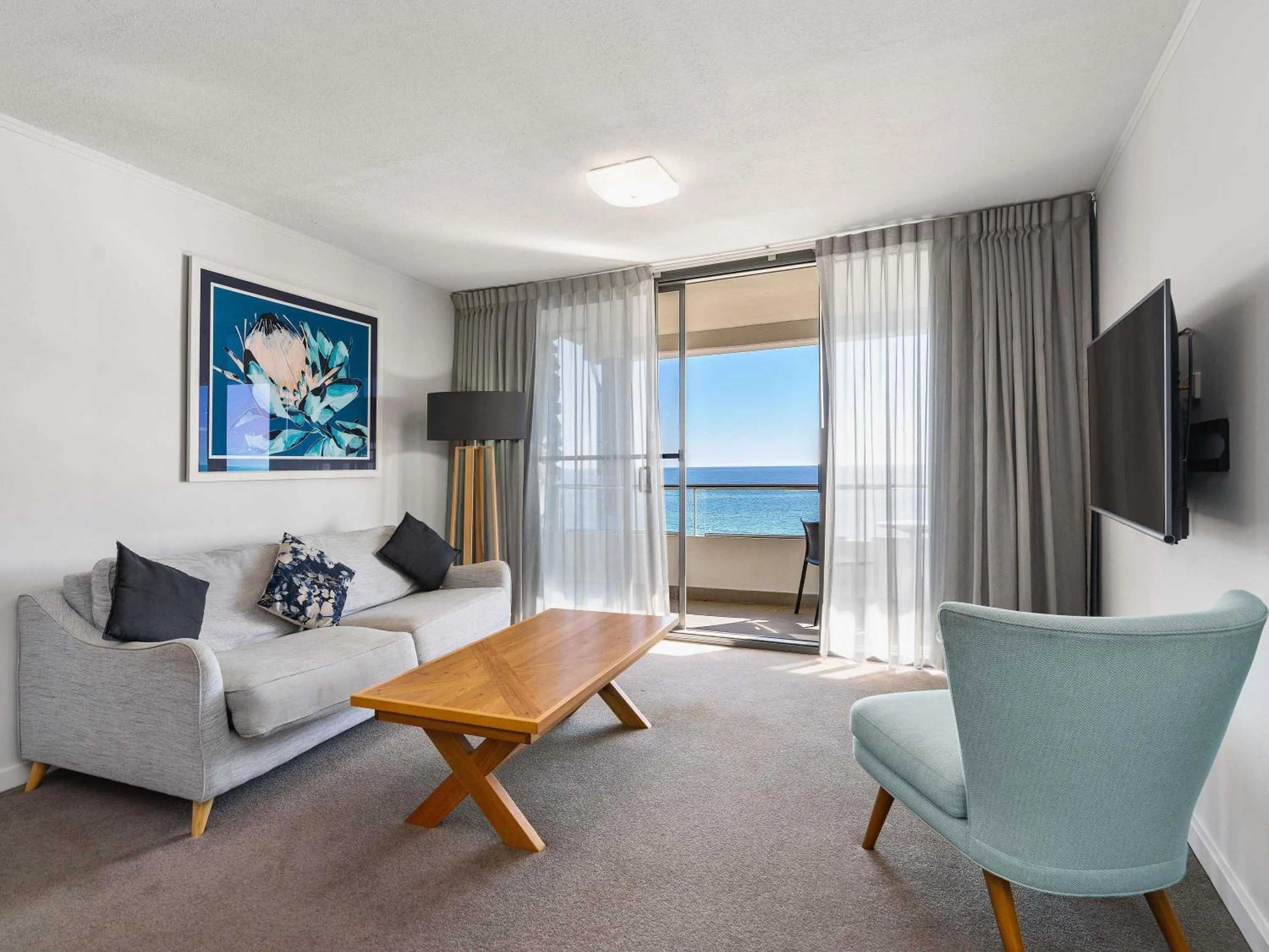 Bedroom in Mantra Bunbury