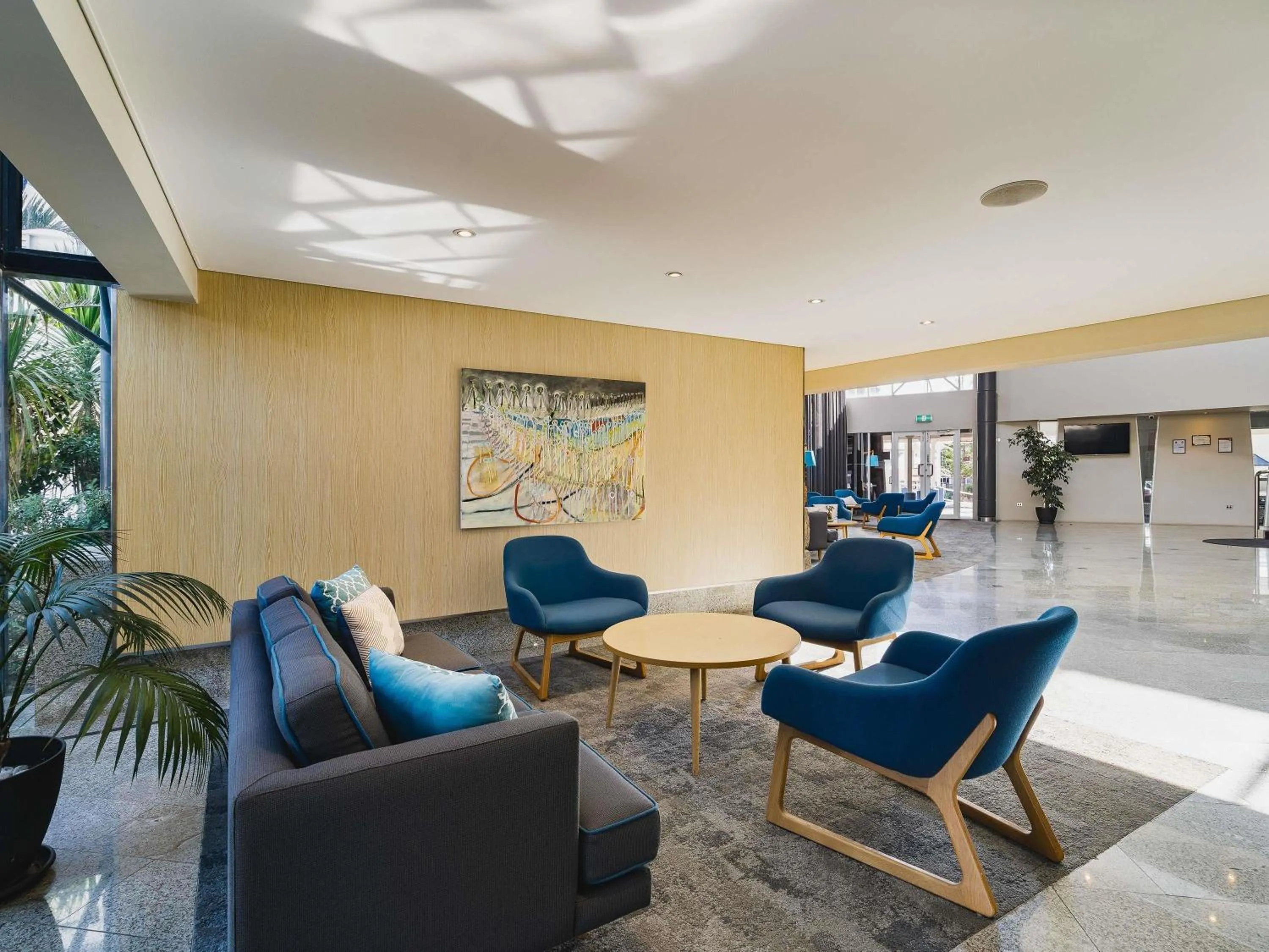 Property building in Mantra Bunbury