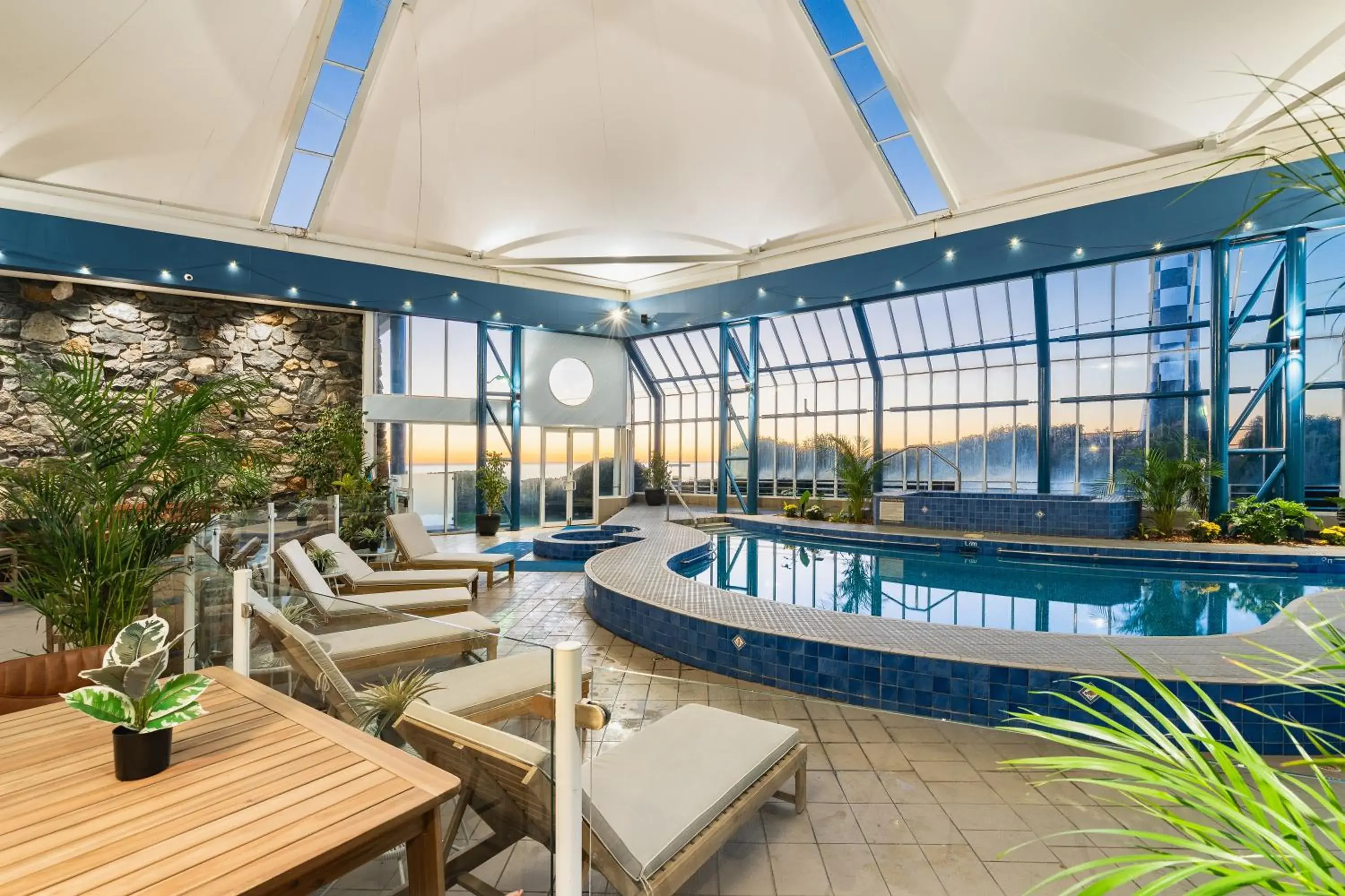 Swimming pool in Mantra Bunbury Swimming pool in Mantra Bunbury