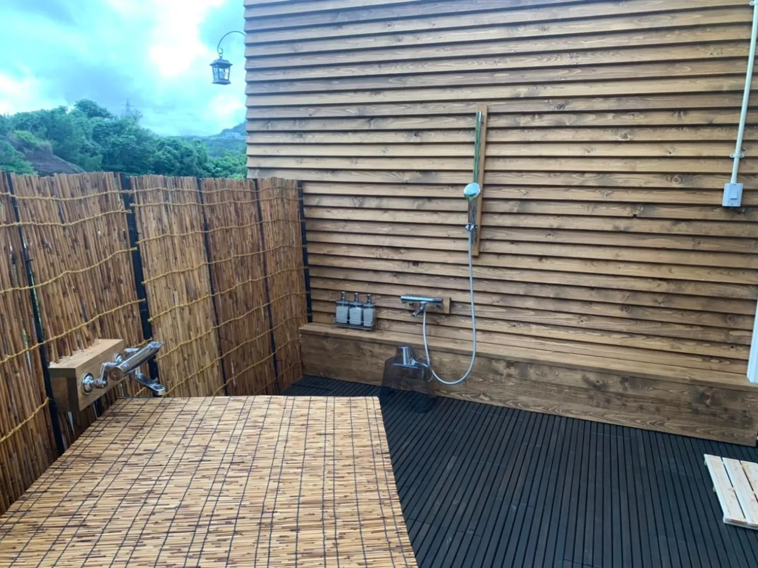 Shower in Alaise De Bale Shirahama