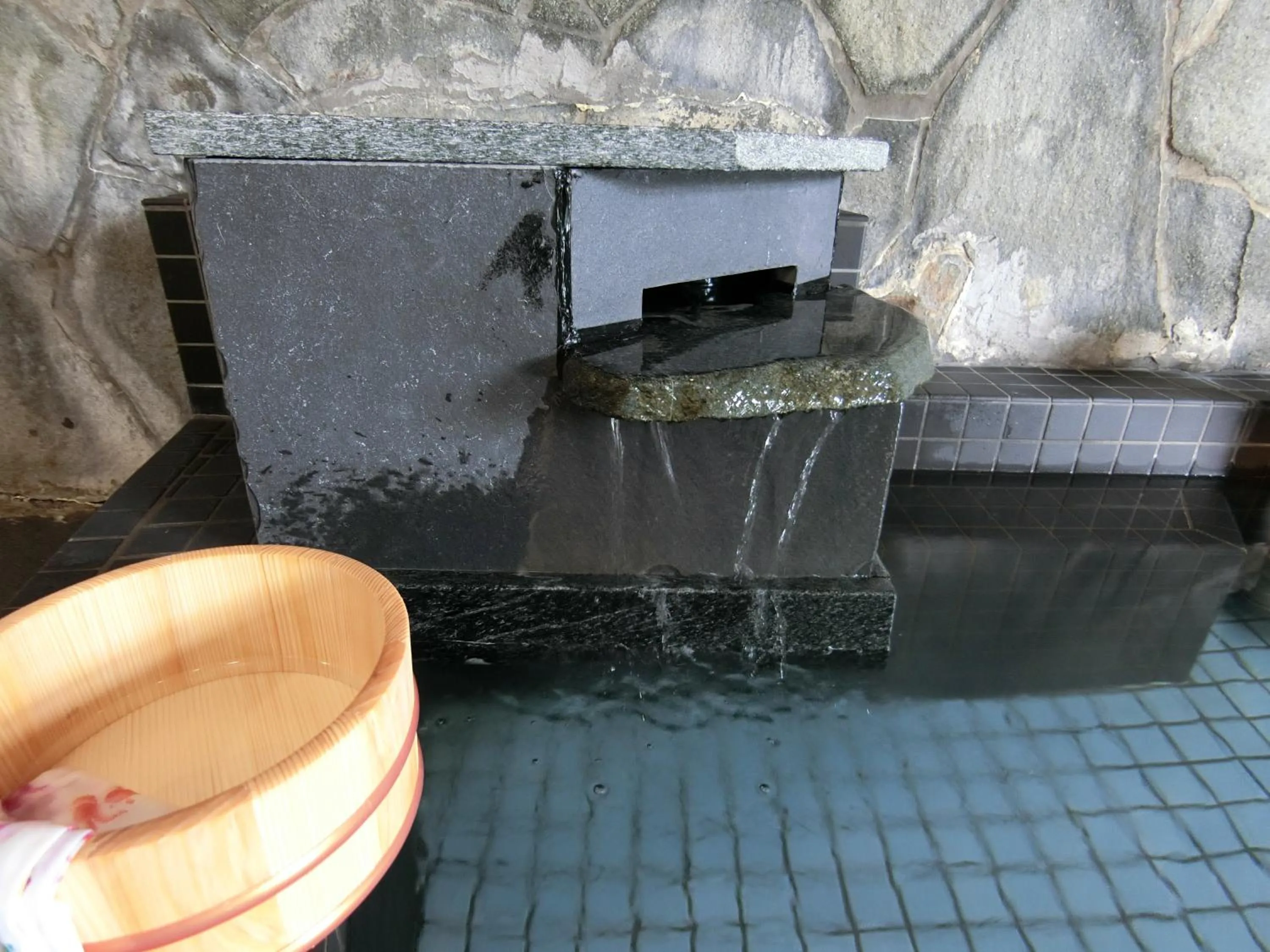 Hot Spring Bath in Alaise De Bale Shirahama