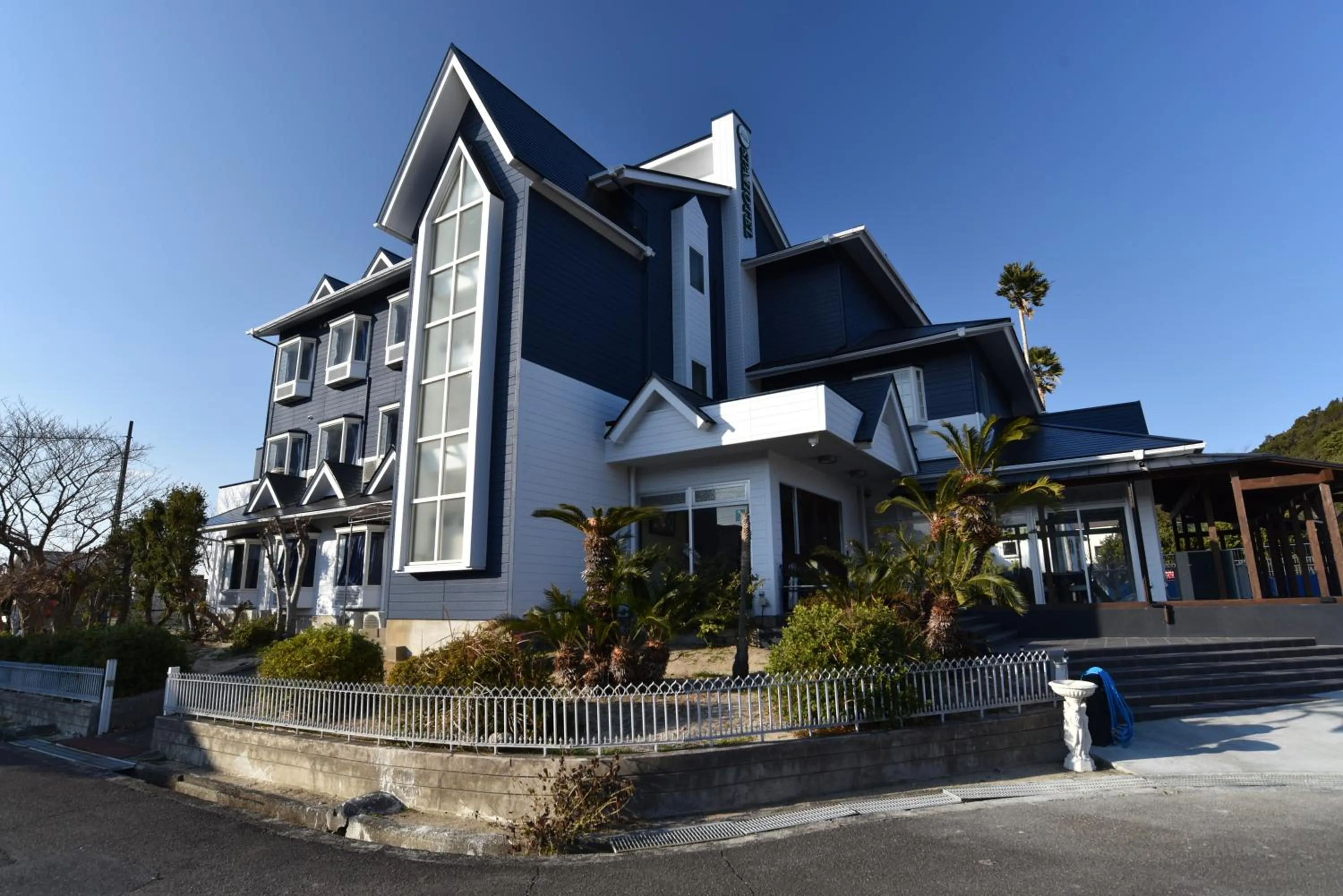 Property building in Alaise De Bale Shirahama