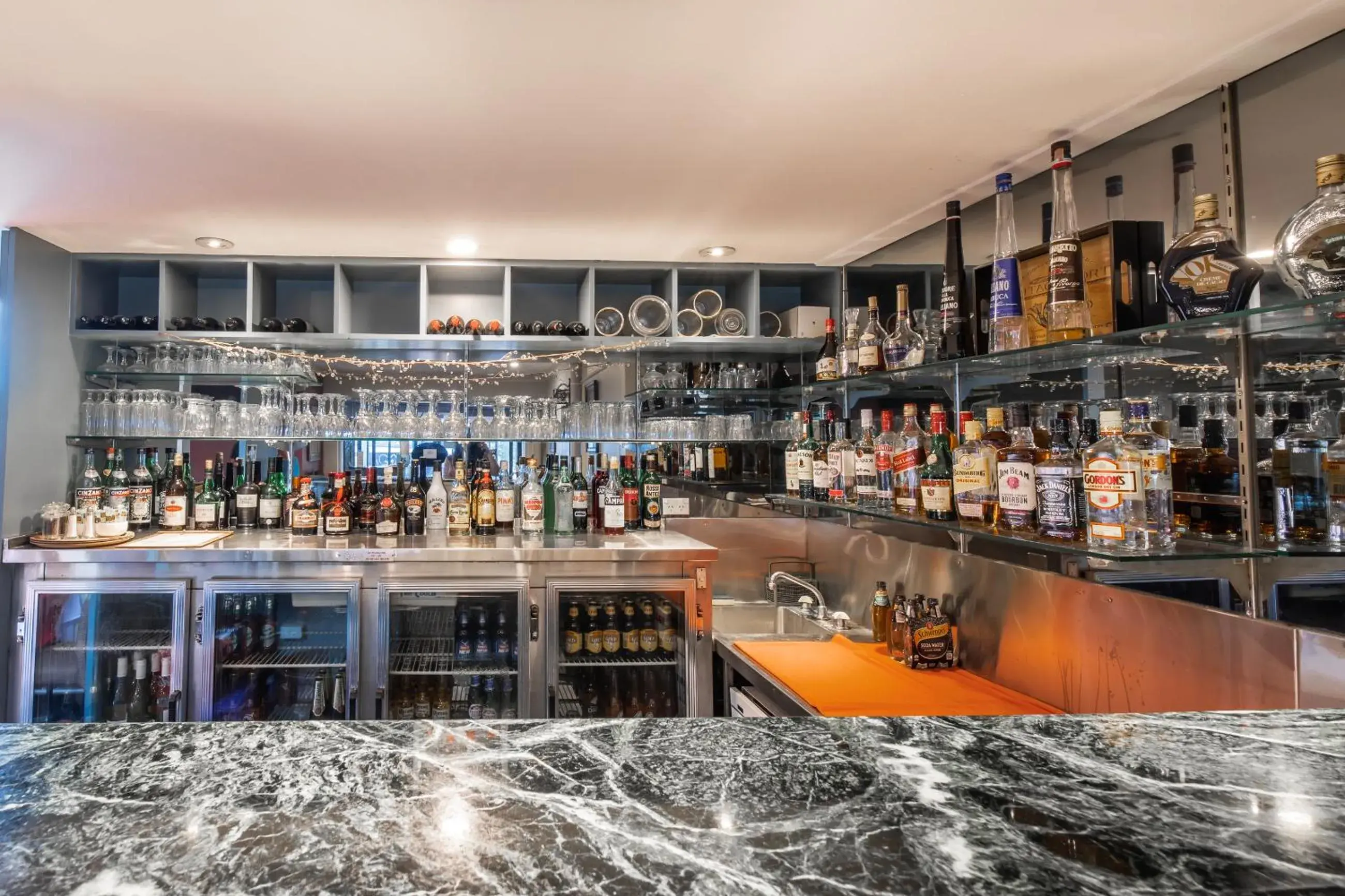 Restaurant/places to eat in Twin Towers Inn Restaurant/places to eat in Twin Towers Inn