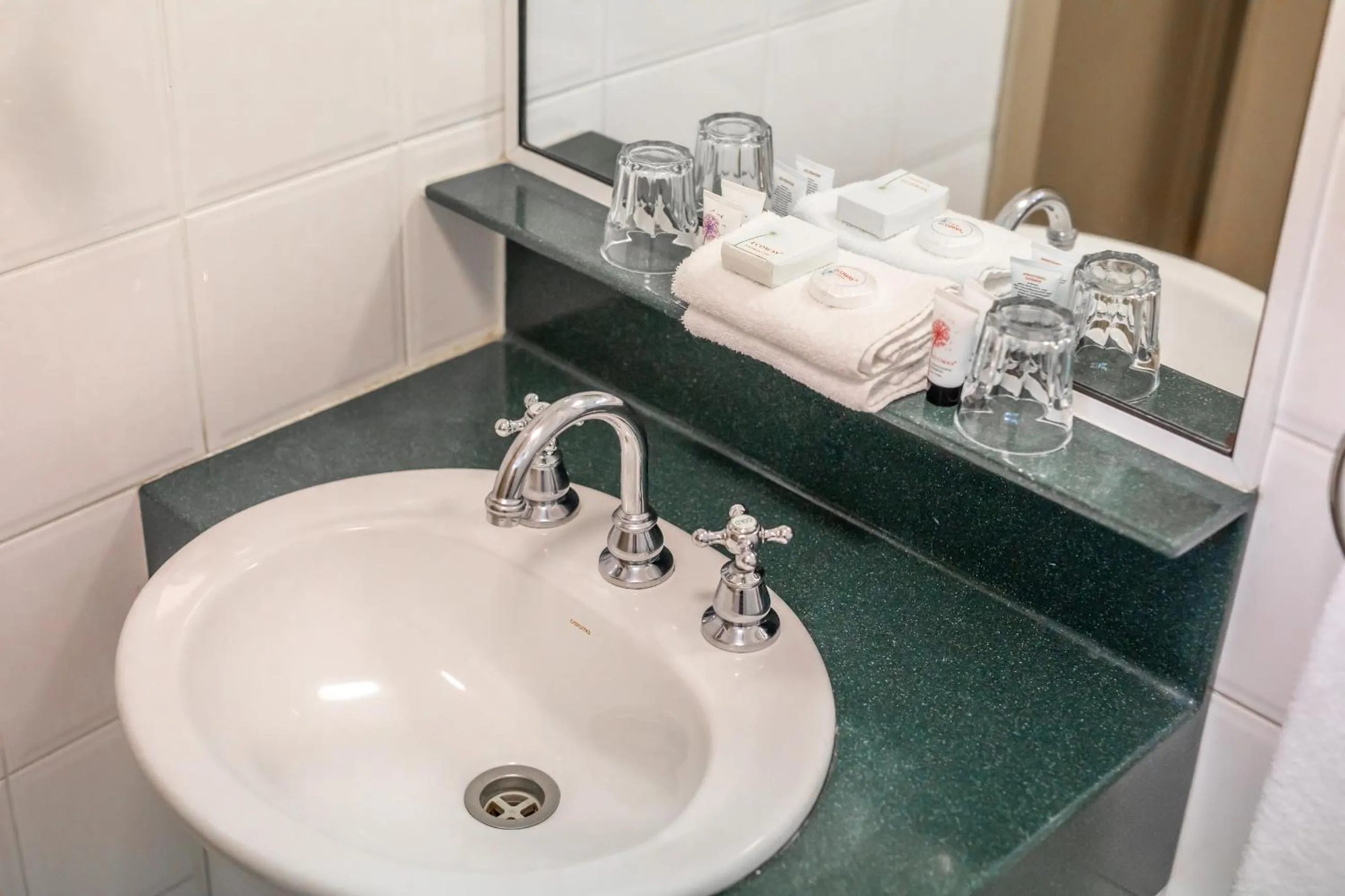 Bathroom in Twin Towers Inn