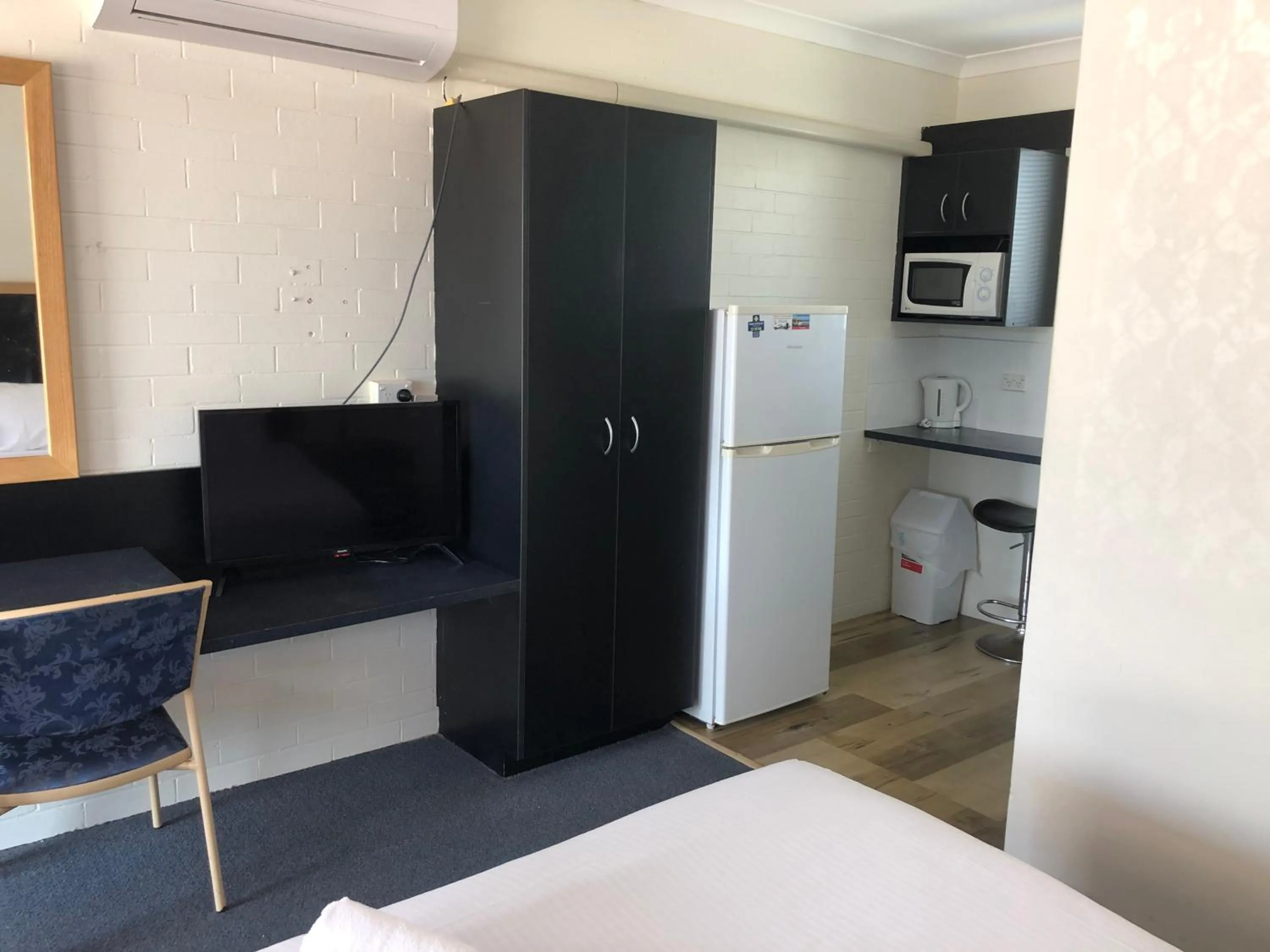 Photo of the whole room, Bed in Hervey Bay Motel