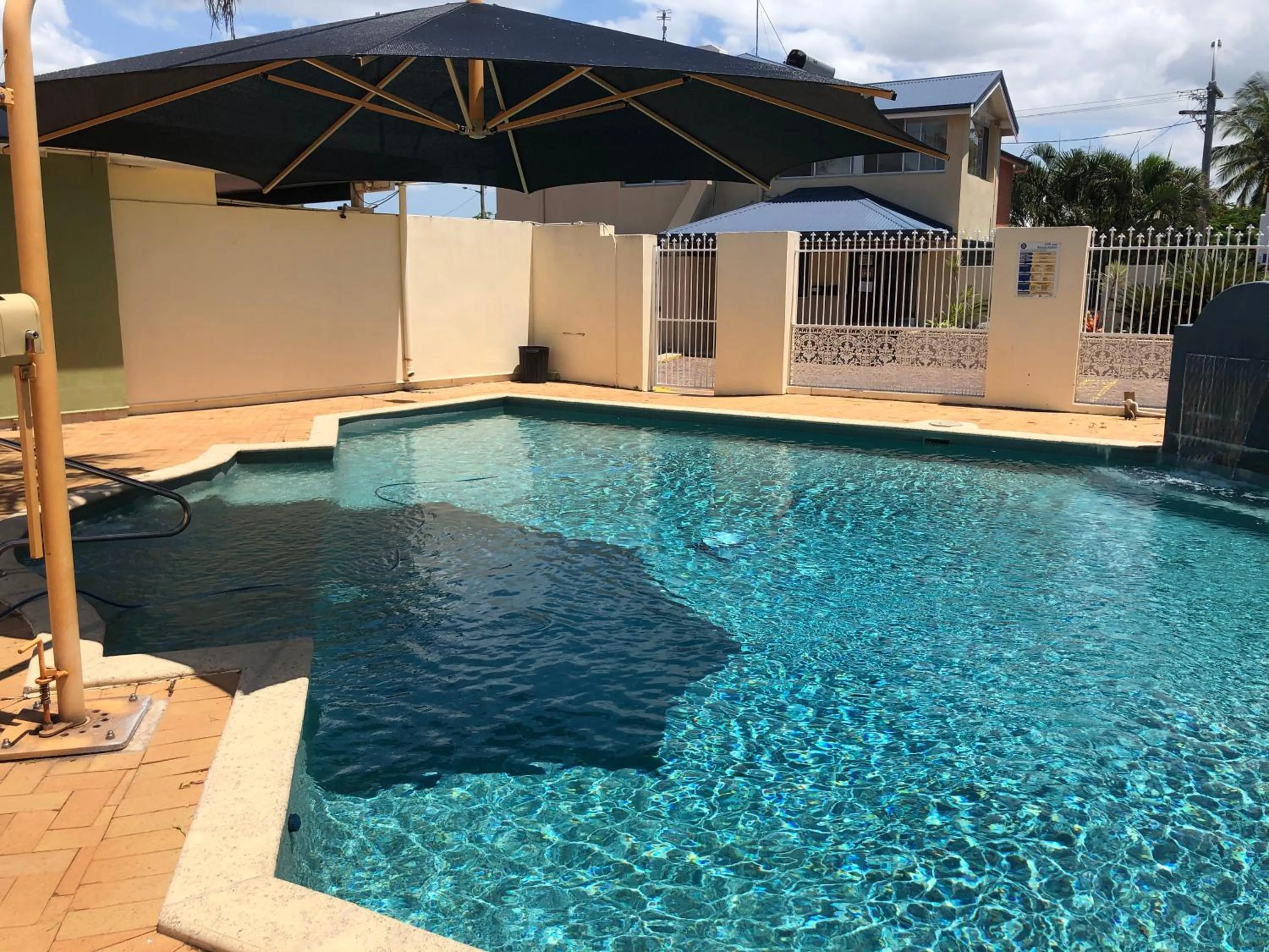 Swimming pool in Hervey Bay Motel