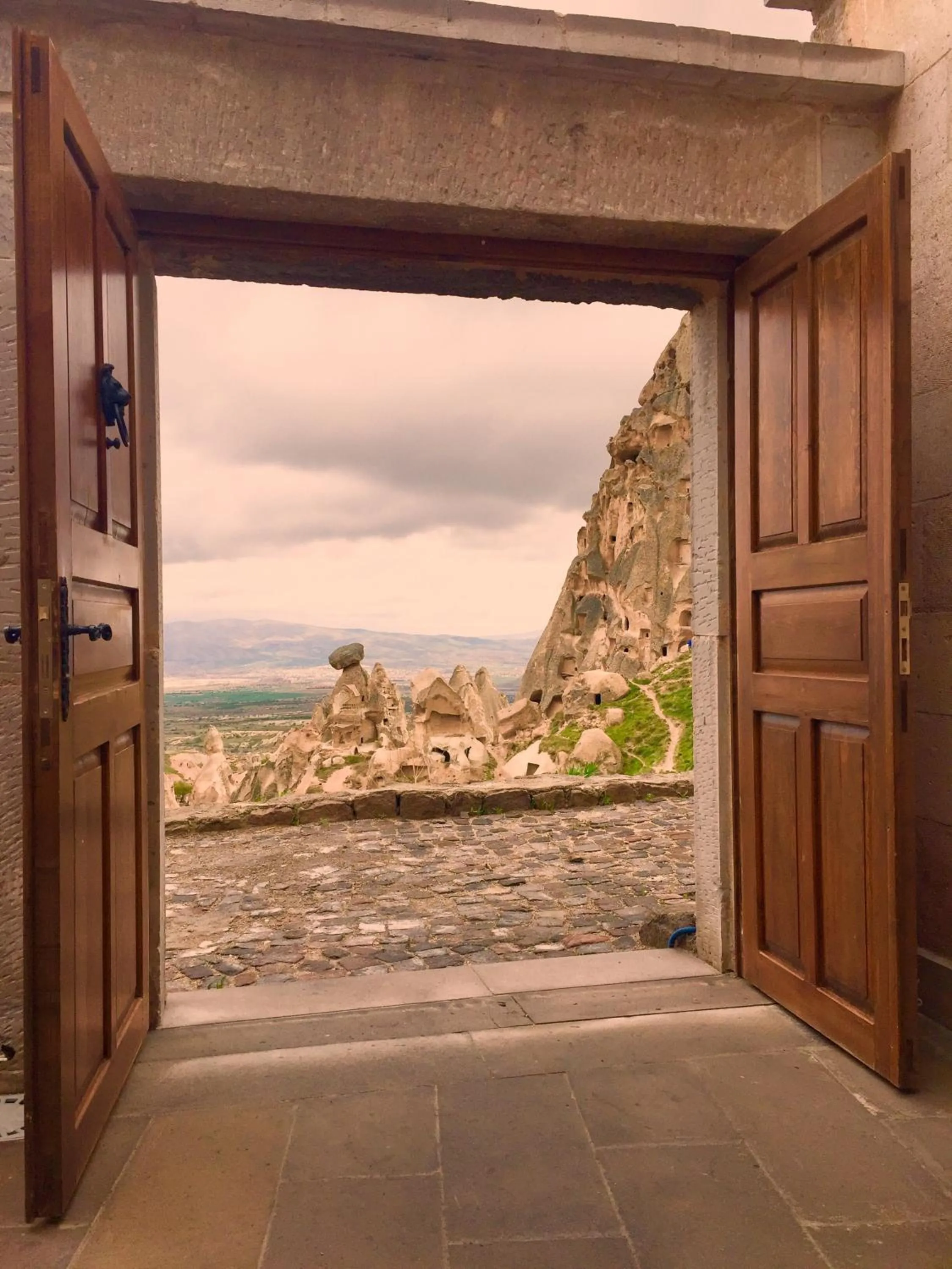 Patio in Caldera Cave Hotel