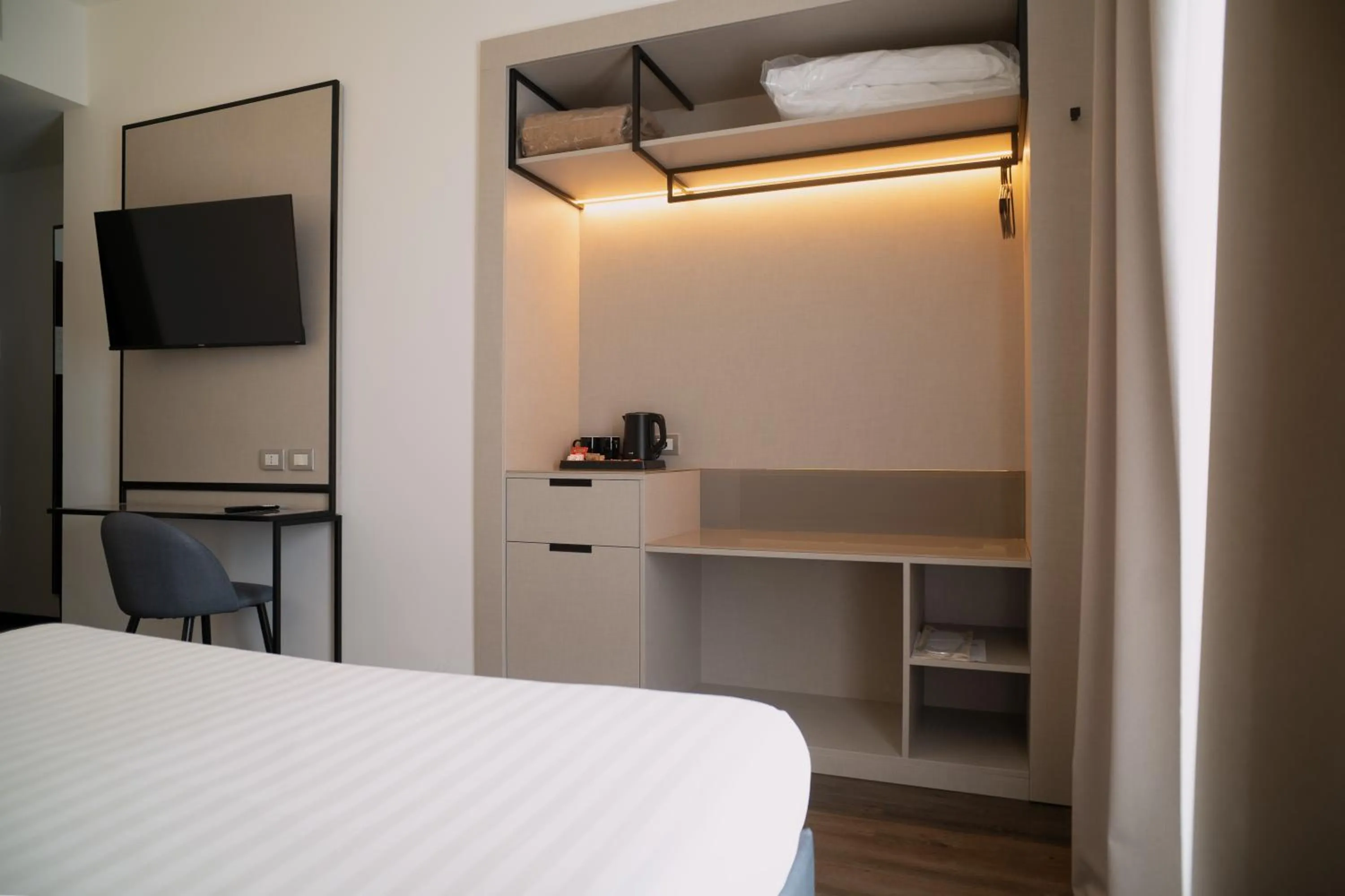 Bed in Sea Lion Hotel