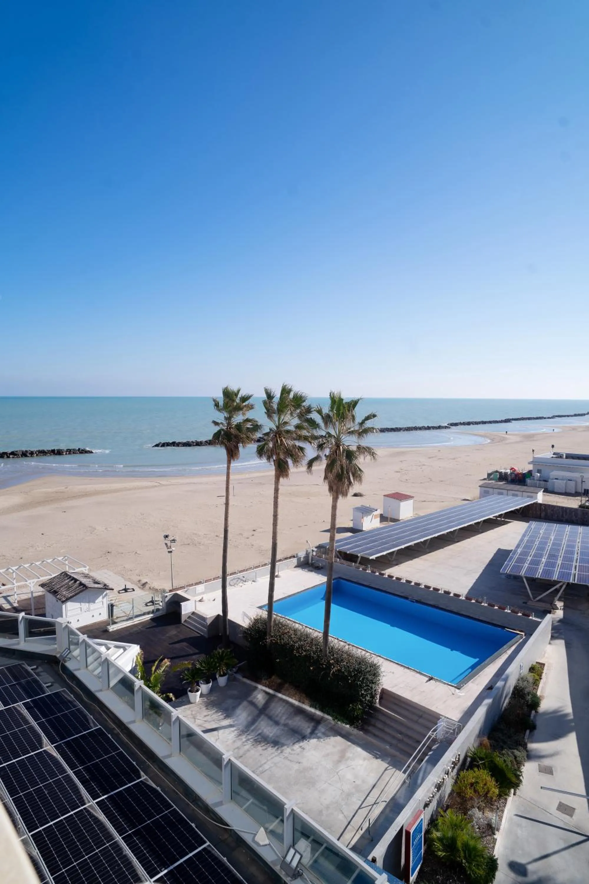 Swimming pool in Sea Lion Hotel