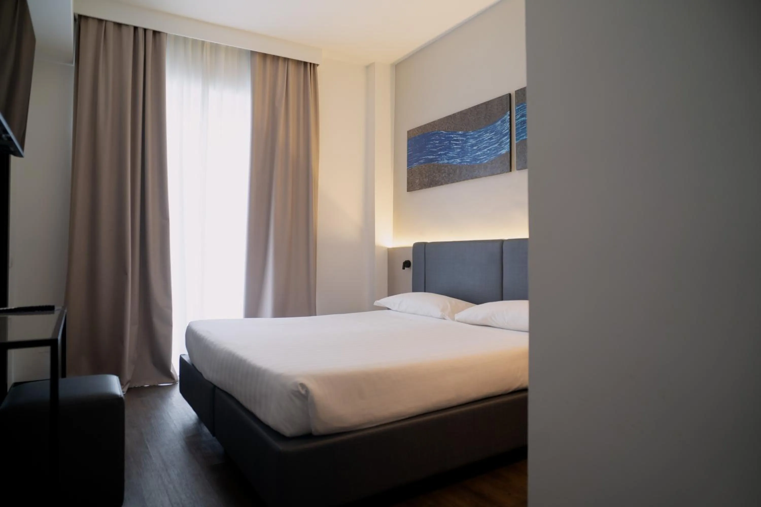 Bed in Sea Lion Hotel