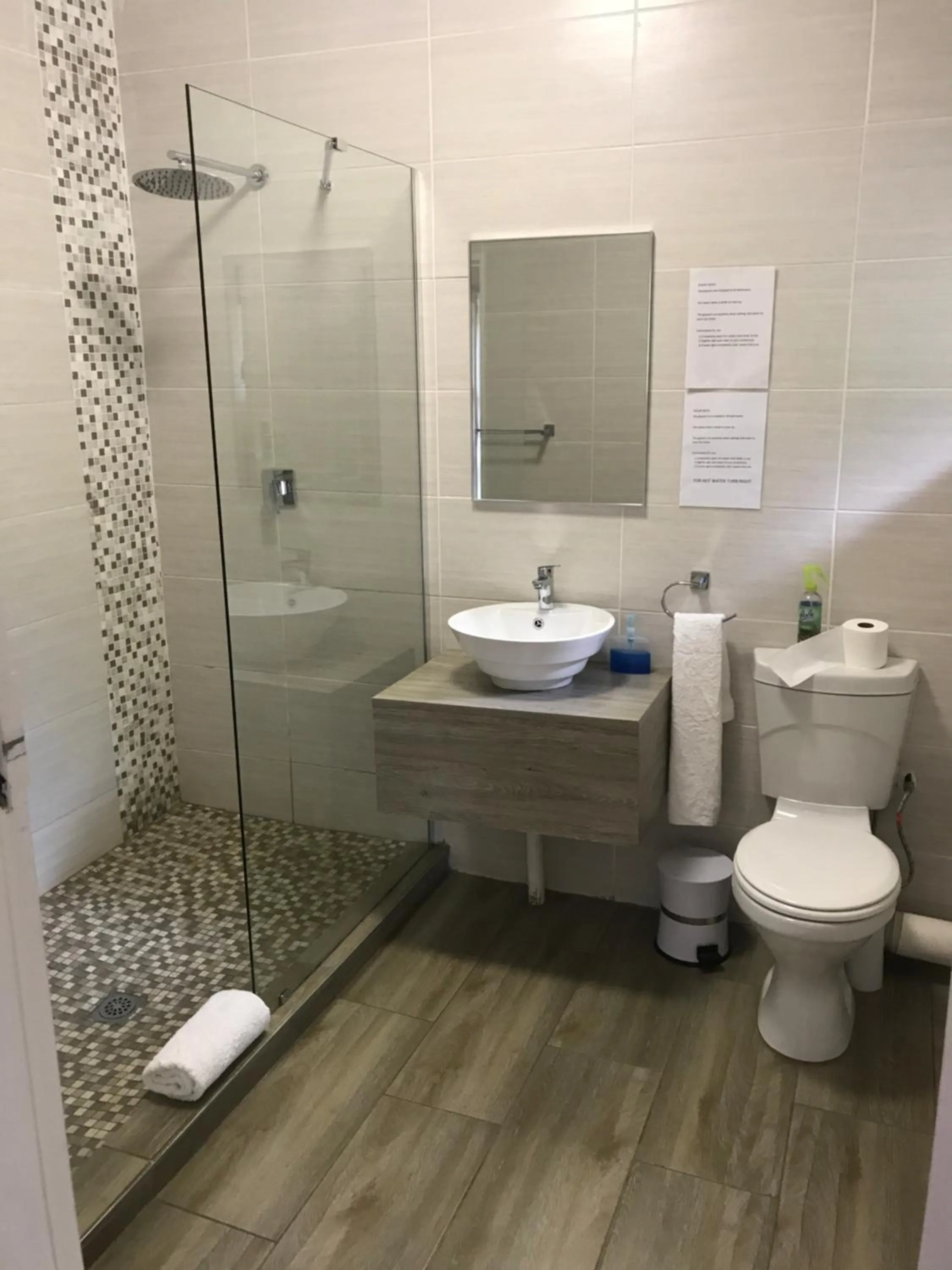 Shower in Aerotropolis Guest Lodge