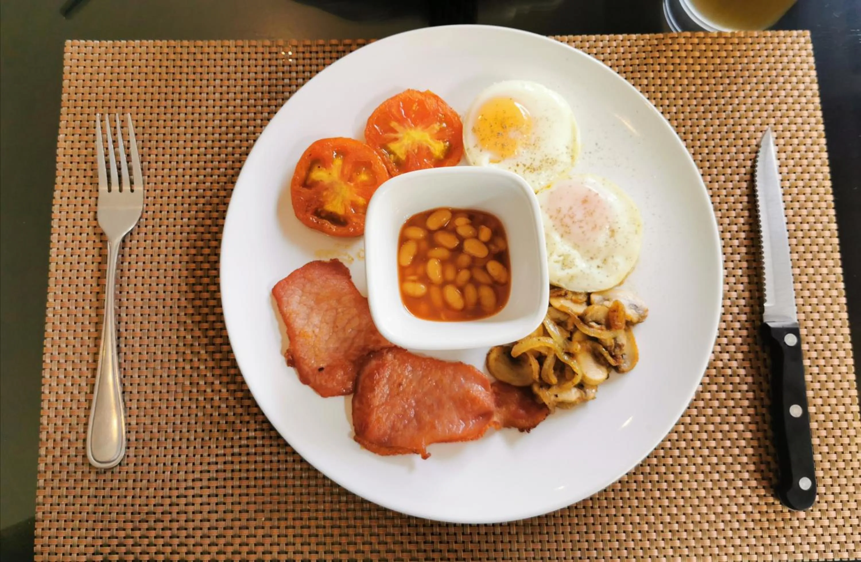 Food in Aerotropolis Guest Lodge