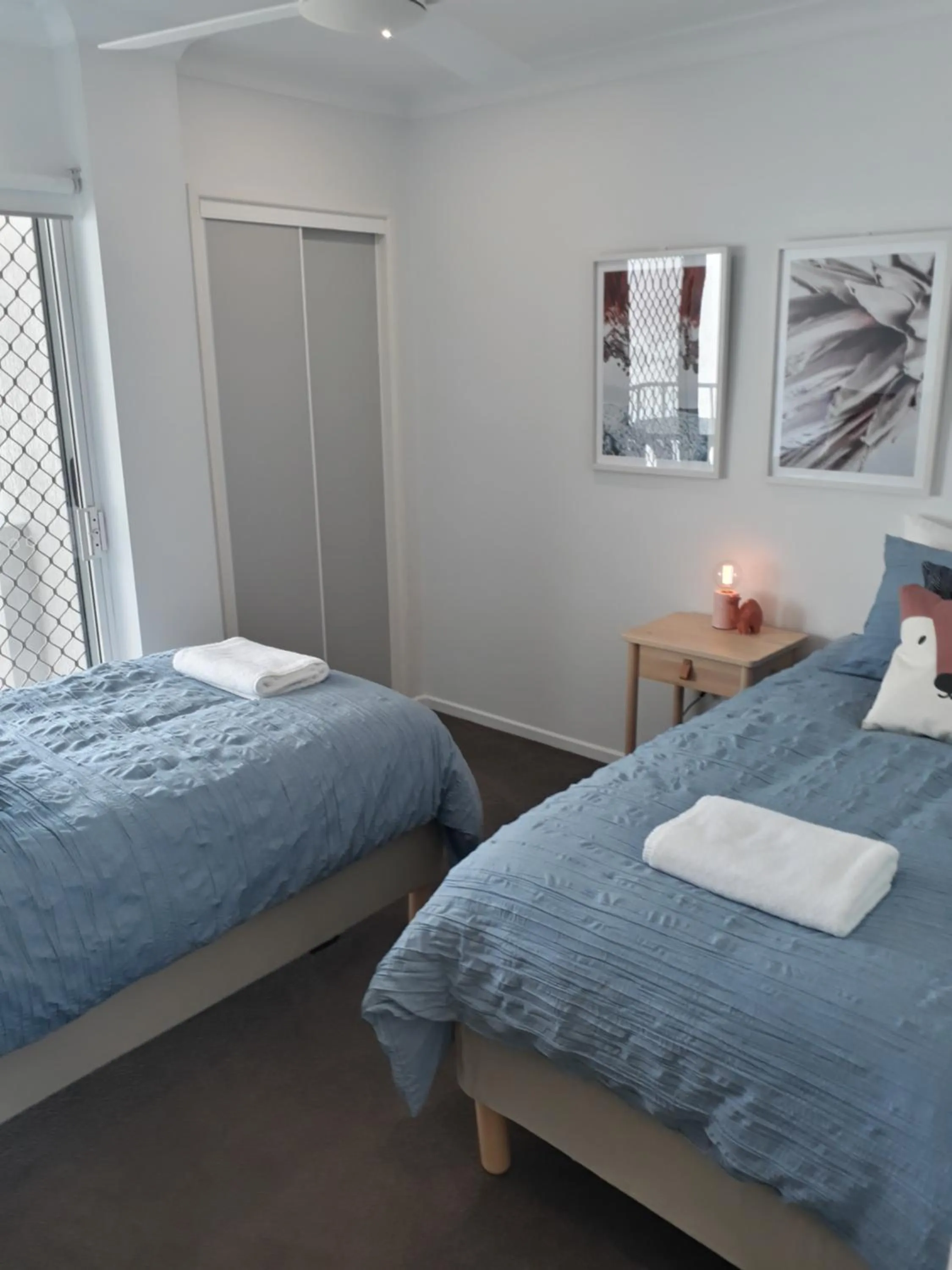 Photo of the whole room, Bed in Pandanus Coolum Beach