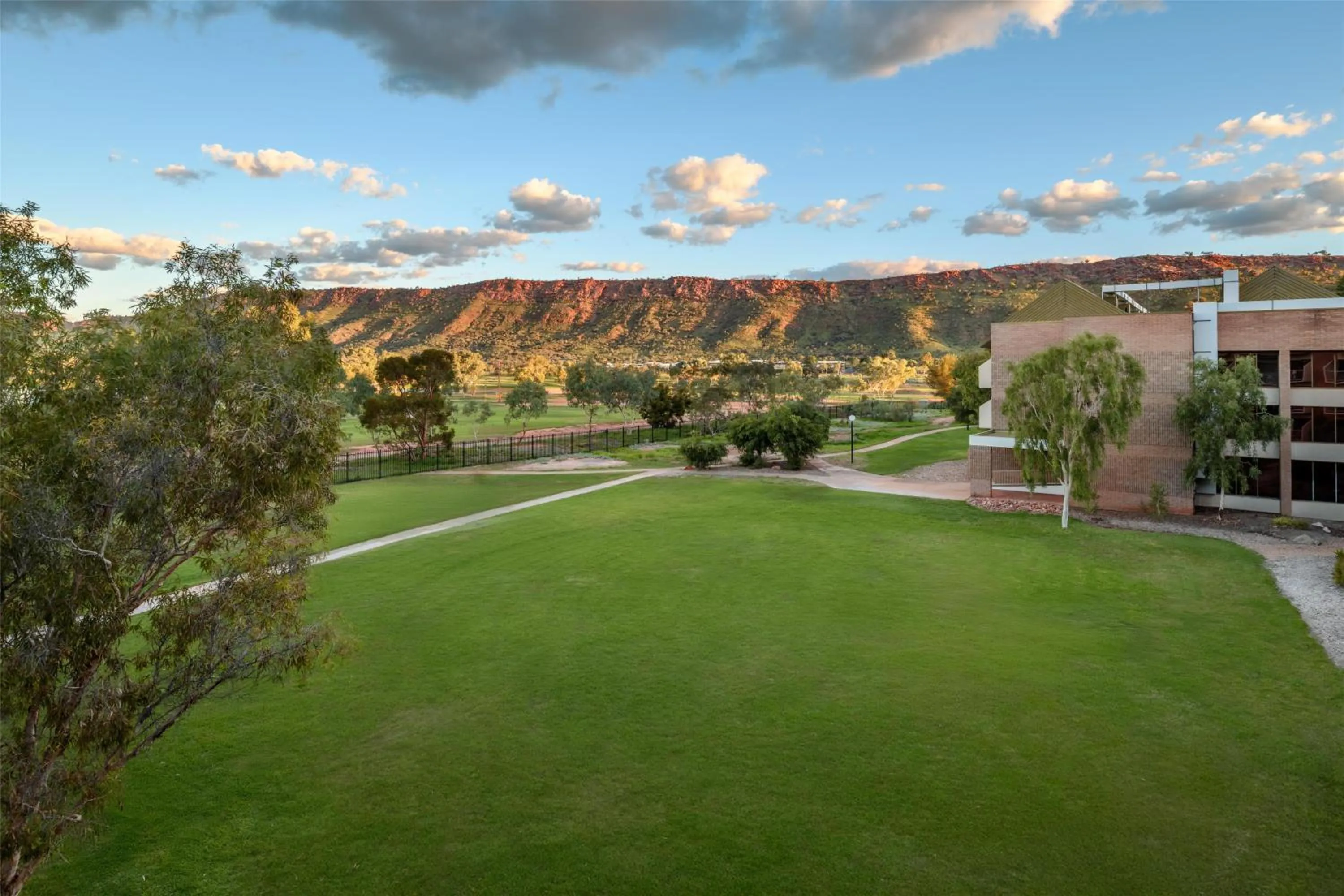 Inner courtyard view in DoubleTree by Hilton Alice Springs