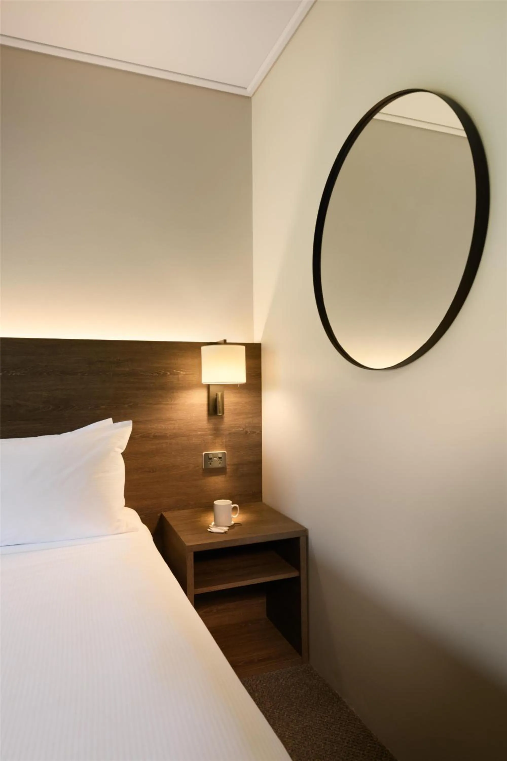 Bed in DoubleTree by Hilton Alice Springs