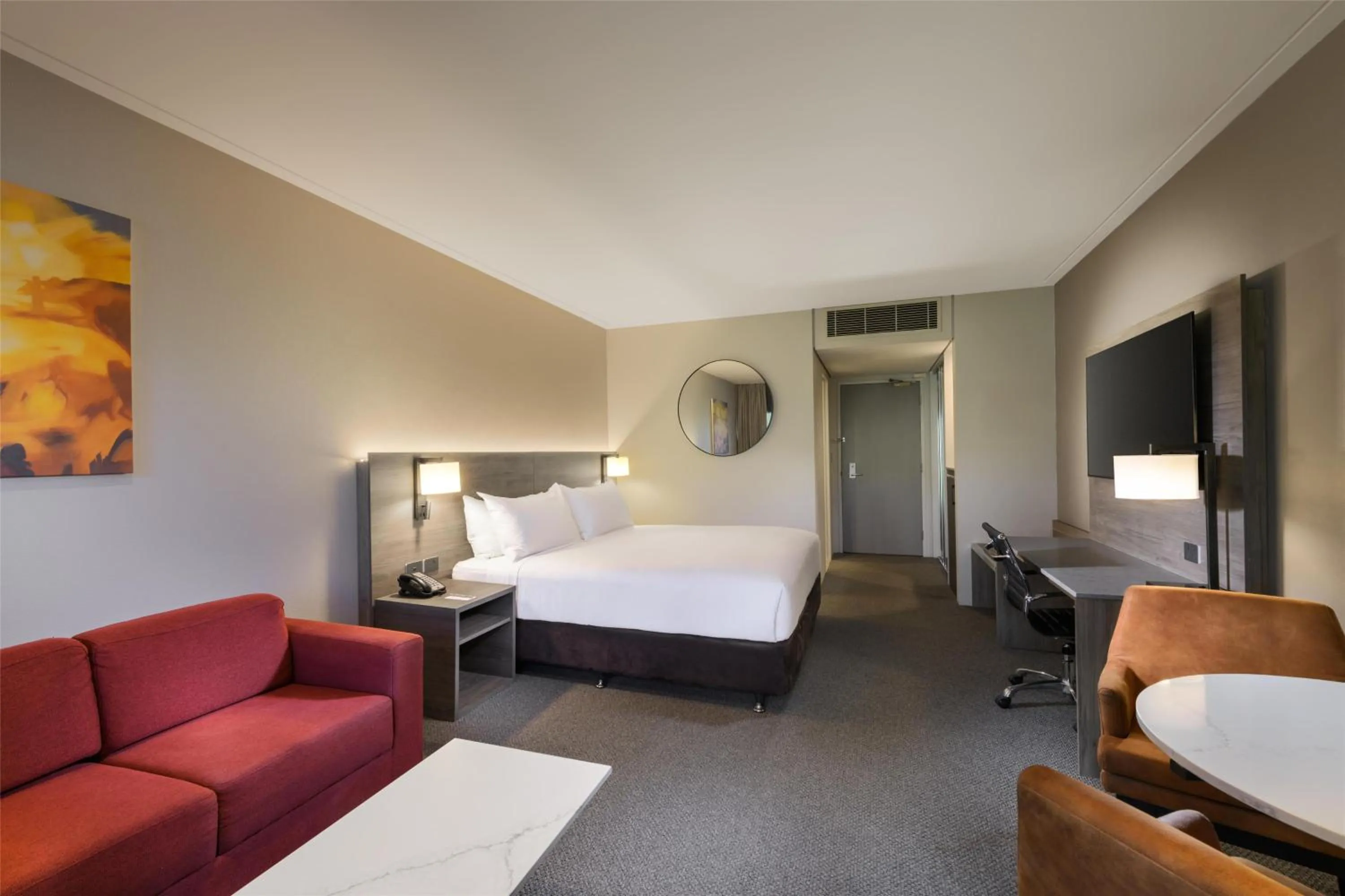 Living room, Bed in DoubleTree by Hilton Alice Springs