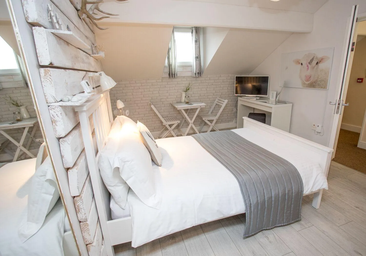 TV and multimedia, Bed in James' Place at Dowlais