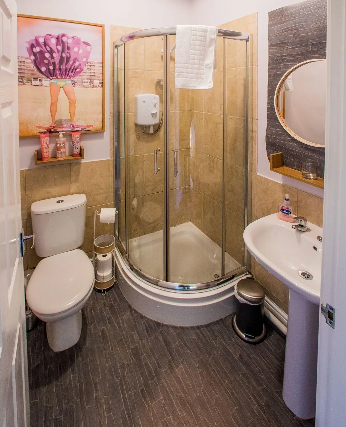 Shower in James' Place at Dowlais