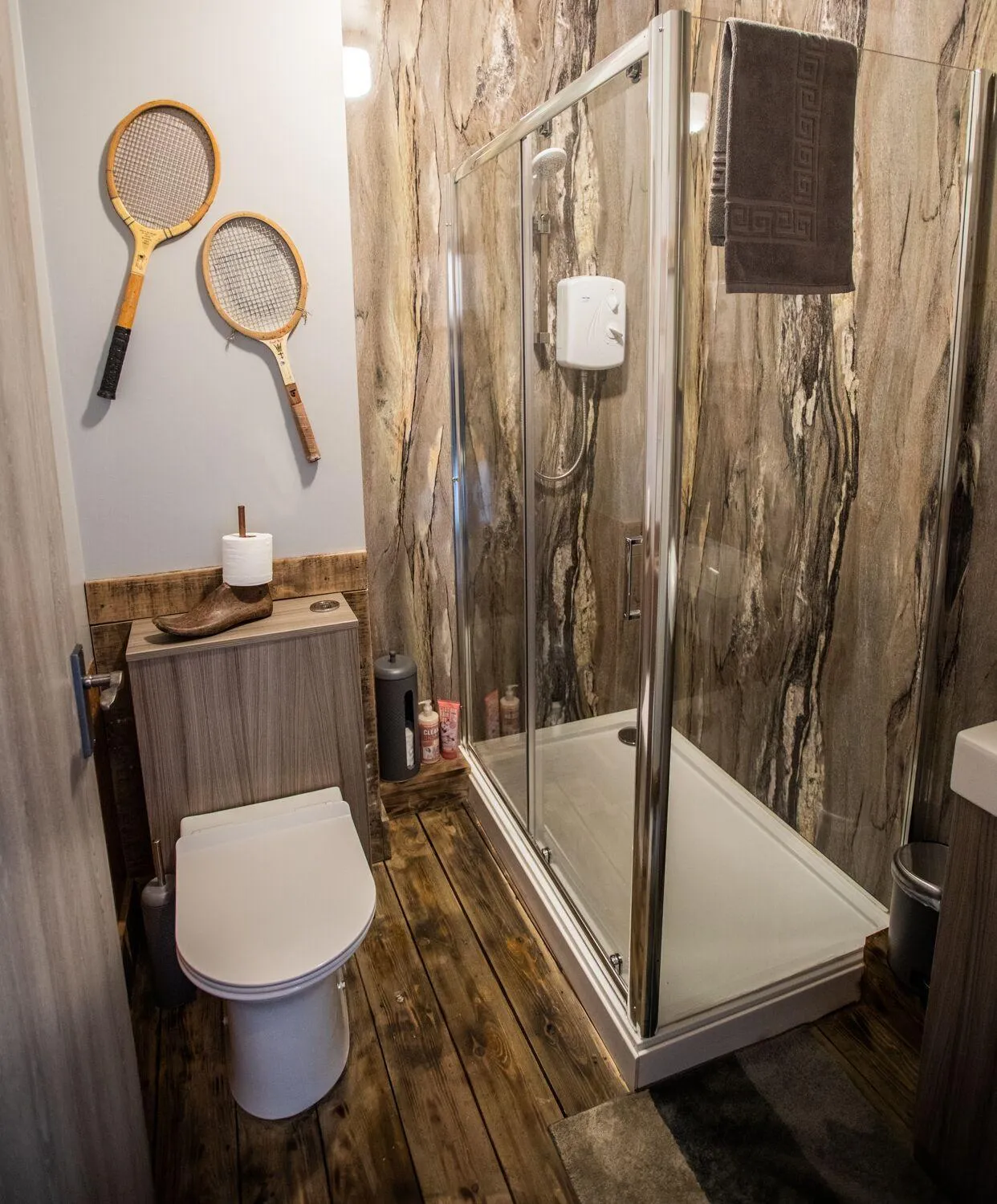 Shower in James' Place at Dowlais