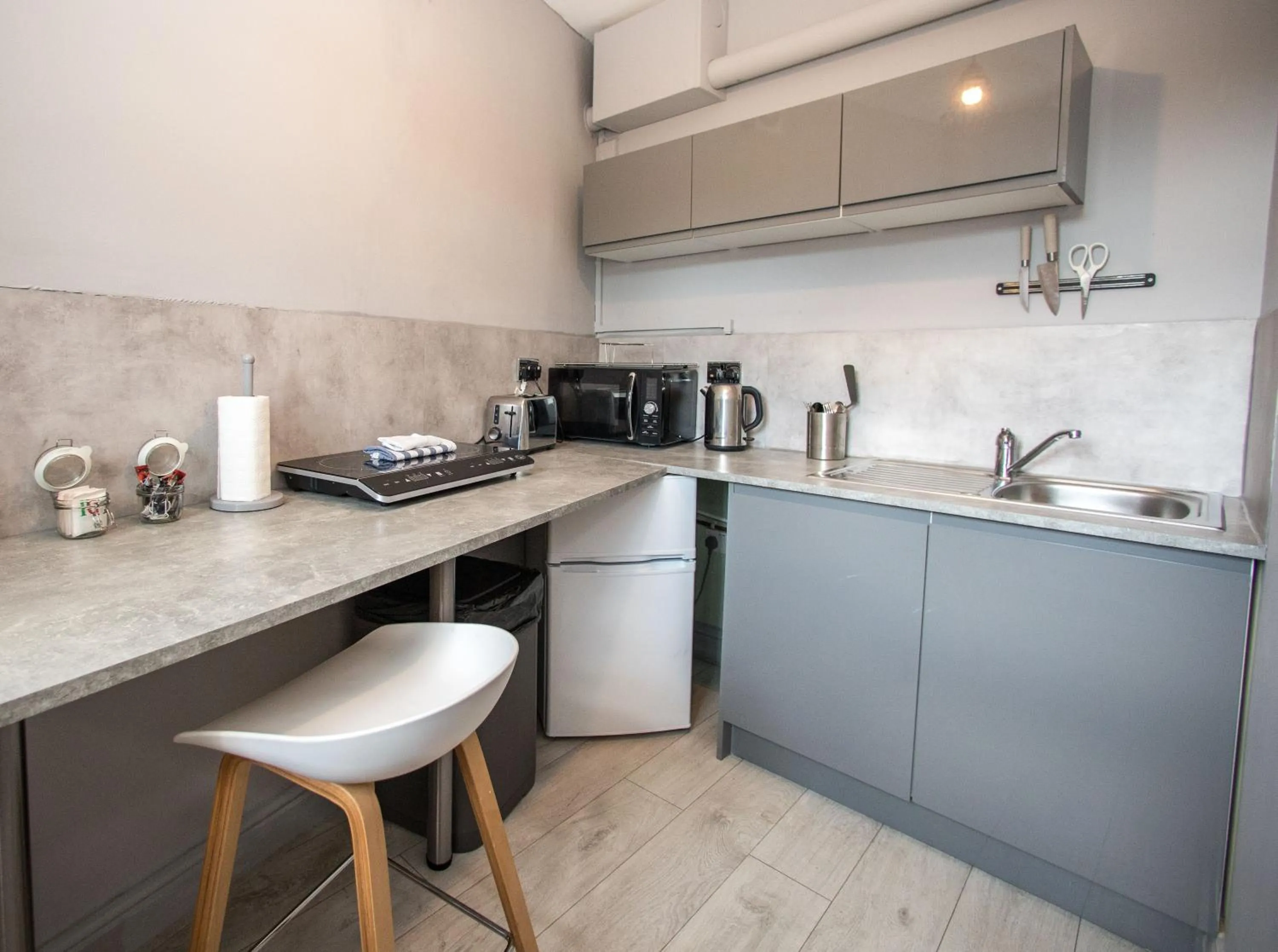Kitchen or kitchenette in James' Place at Dowlais