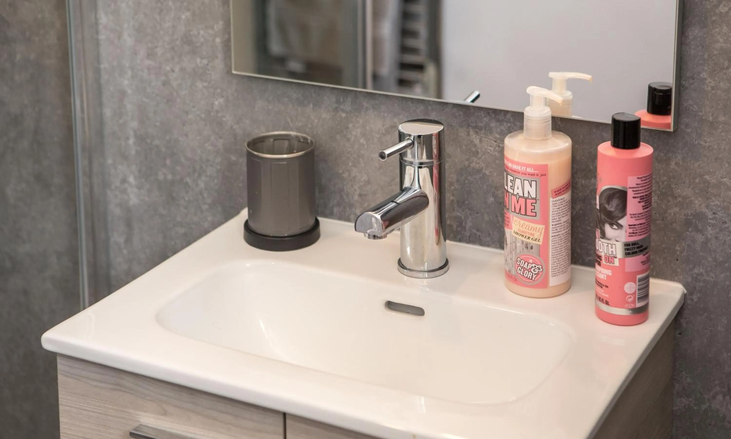 Area and facilities in James' Place at Dowlais